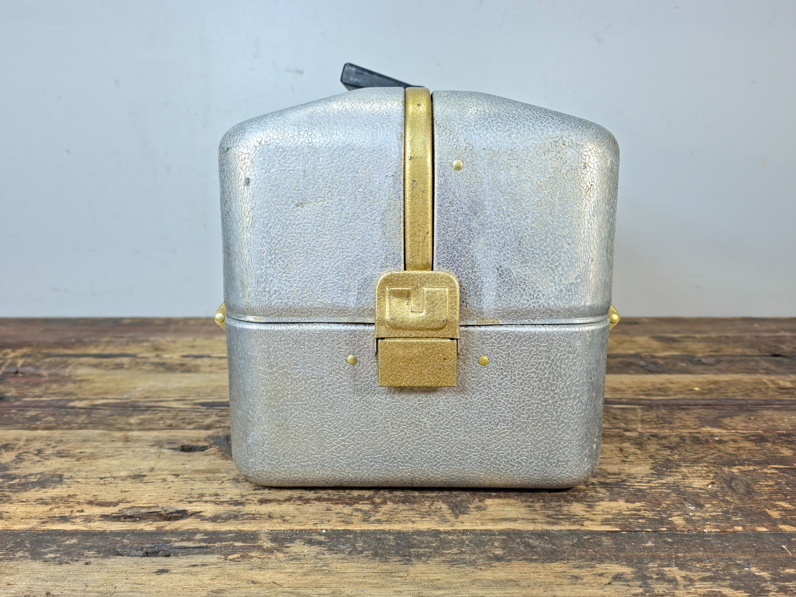 Vintage UMCO 1000A Aluminum Tackle Box 1960s 7-Tray Fishing Lure Case USA