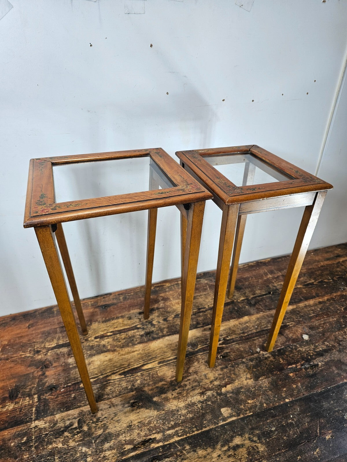 Antique 1920s FLINT & HORNER Hand-painted Nesting Tables with Pencil Post Legs