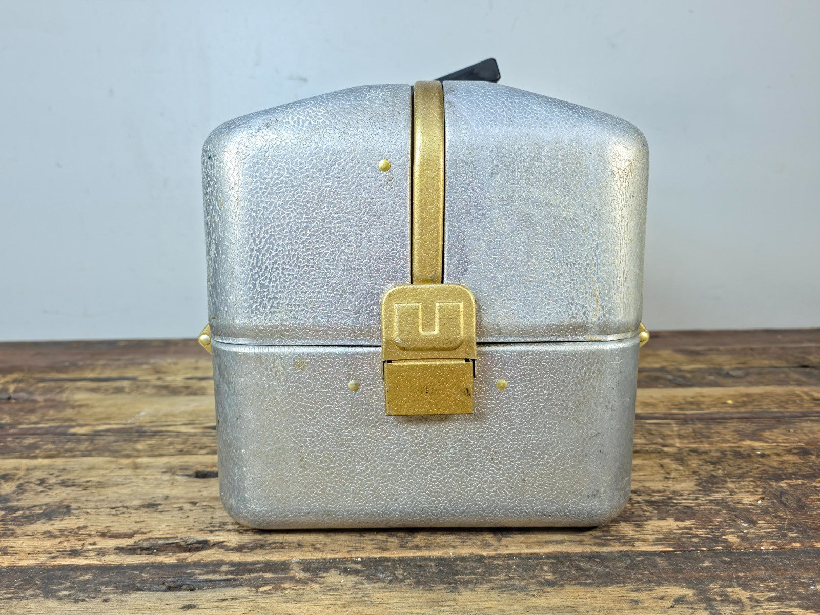 Vintage UMCO 1000A Aluminum Tackle Box 1960s 7-Tray Fishing Lure Case USA