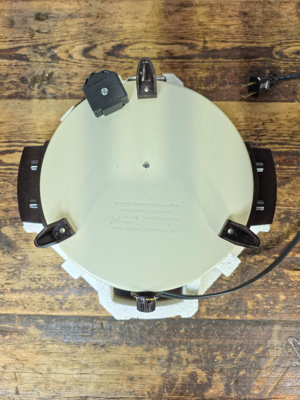 Vintage Toastmaster Belgian Waffler – Model 250 (NOS)