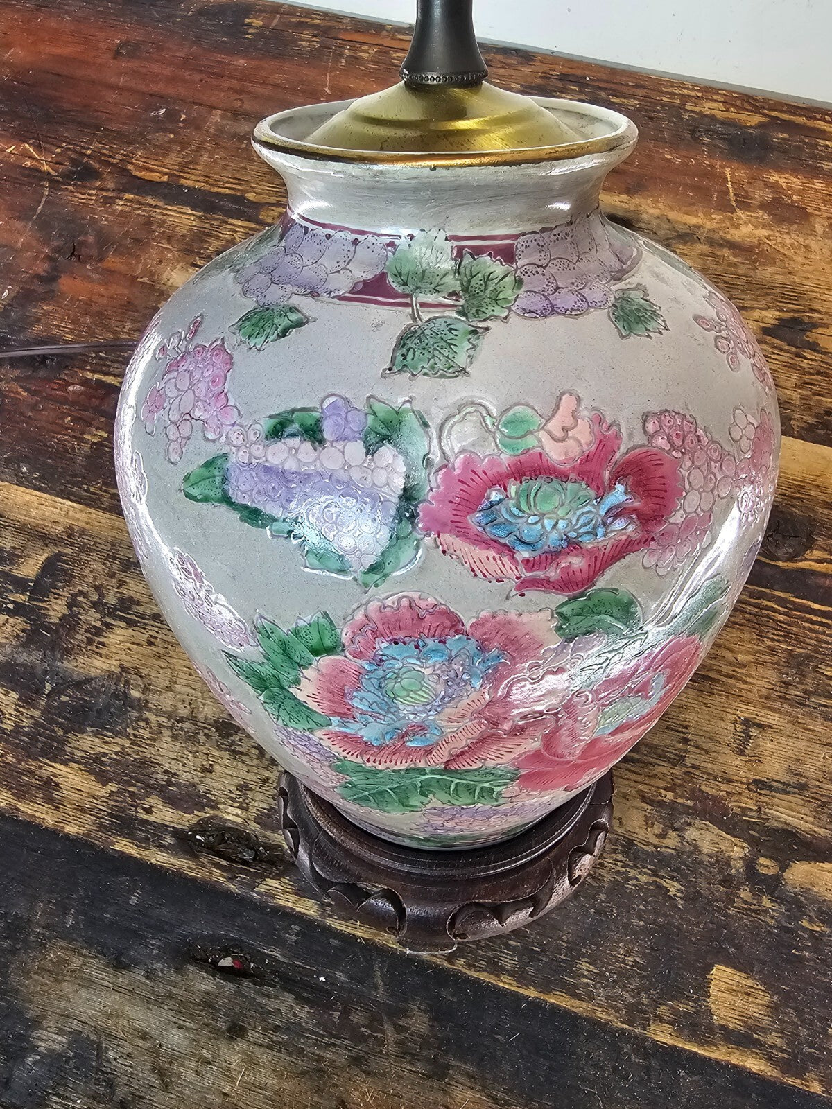 Vintage Bombay Company Asian Style Peony Floral Porcelain Vase Table Lamp
