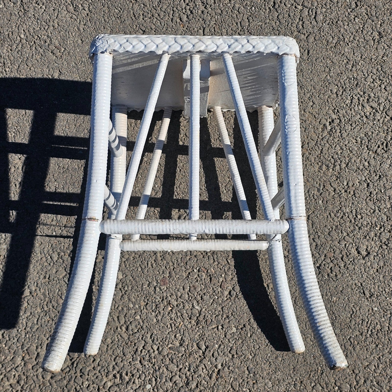 Petite Vintage White Wicker Side Table / Stool / Plant Stand 17.5"H