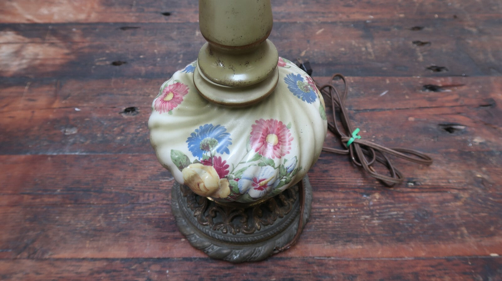 Antique Floral Design Tole and Brass Table Lamp 6.5" x 6.5" x H32.5" (To Harp)
