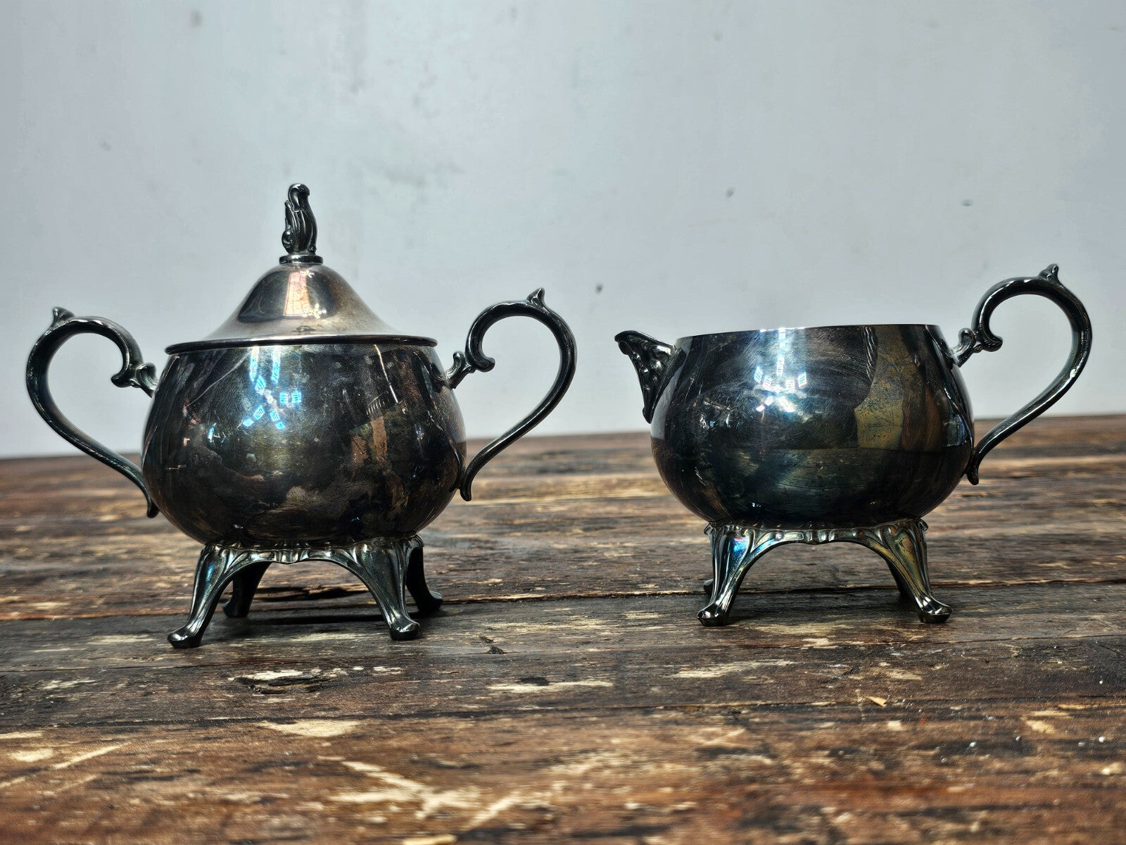 Vintage Oneida Silver Plated Sugar Bowl & Creamer Set