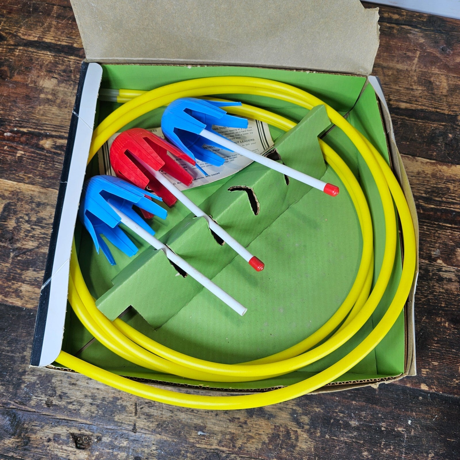 TOSS-UM Plastic Dart Ring Toss Game COSOM USA 70's Vintage