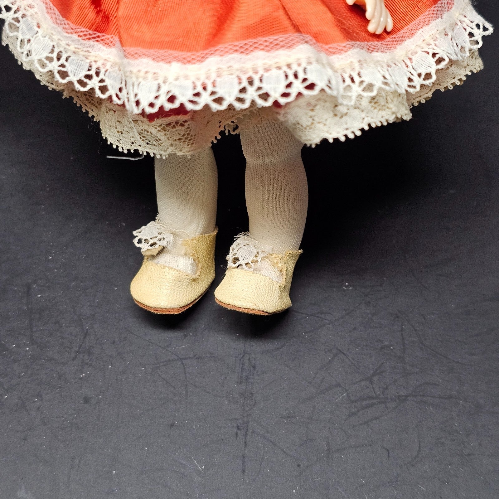 Vintage Vogue Ginny Bent Knee Walker Doll 8" 1950's