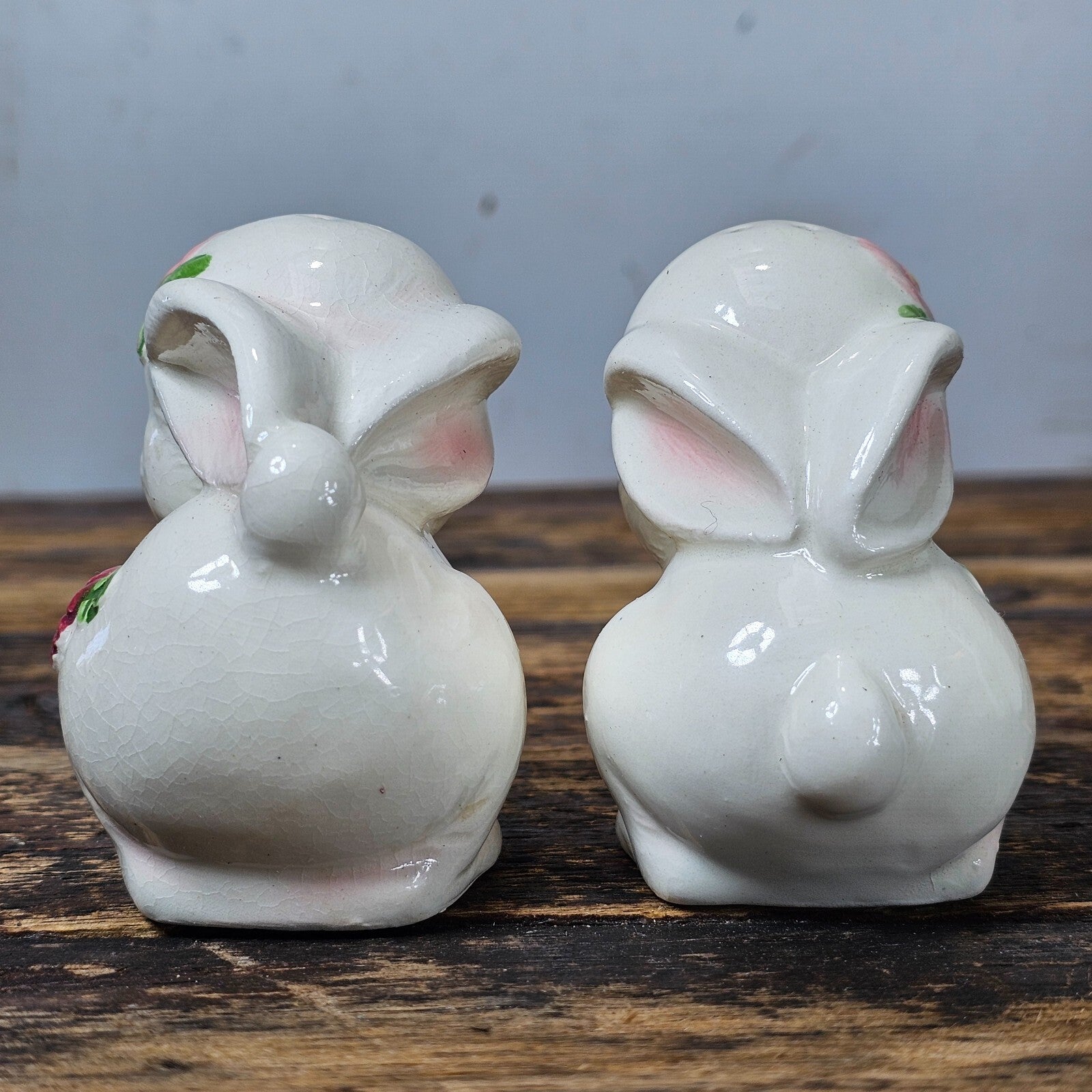 Vintage White Bunny Rabbits SALT &  Pepper Shakers Floral Design Made In Japan