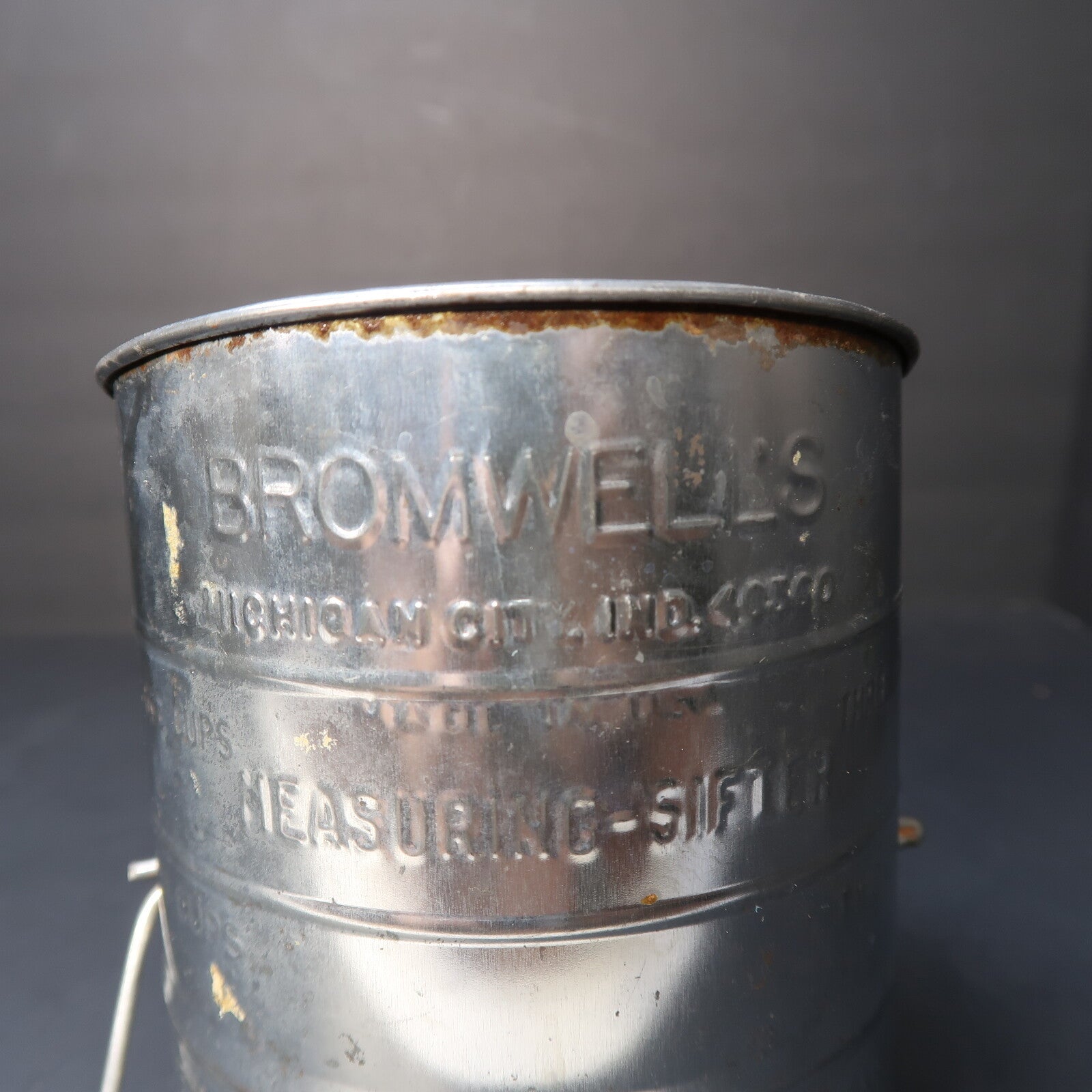 Bromwell's Vintage 3 Cup Flour Sifter Wooden Handle