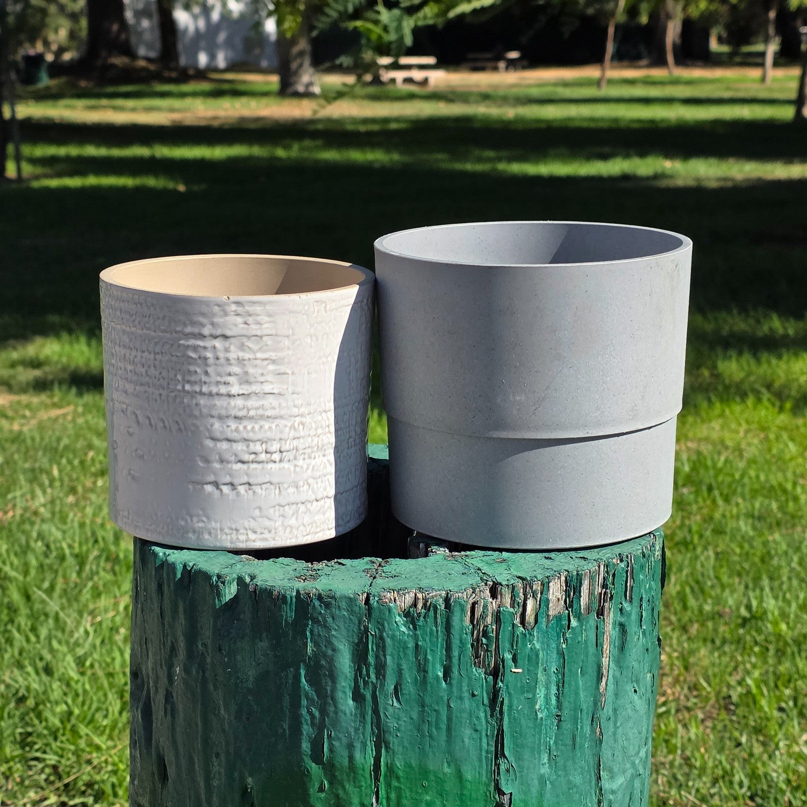 IKEA CHIAFRÖN & NYPON Planter Set – White Ceramic Cachepot + Light Gray Pot
