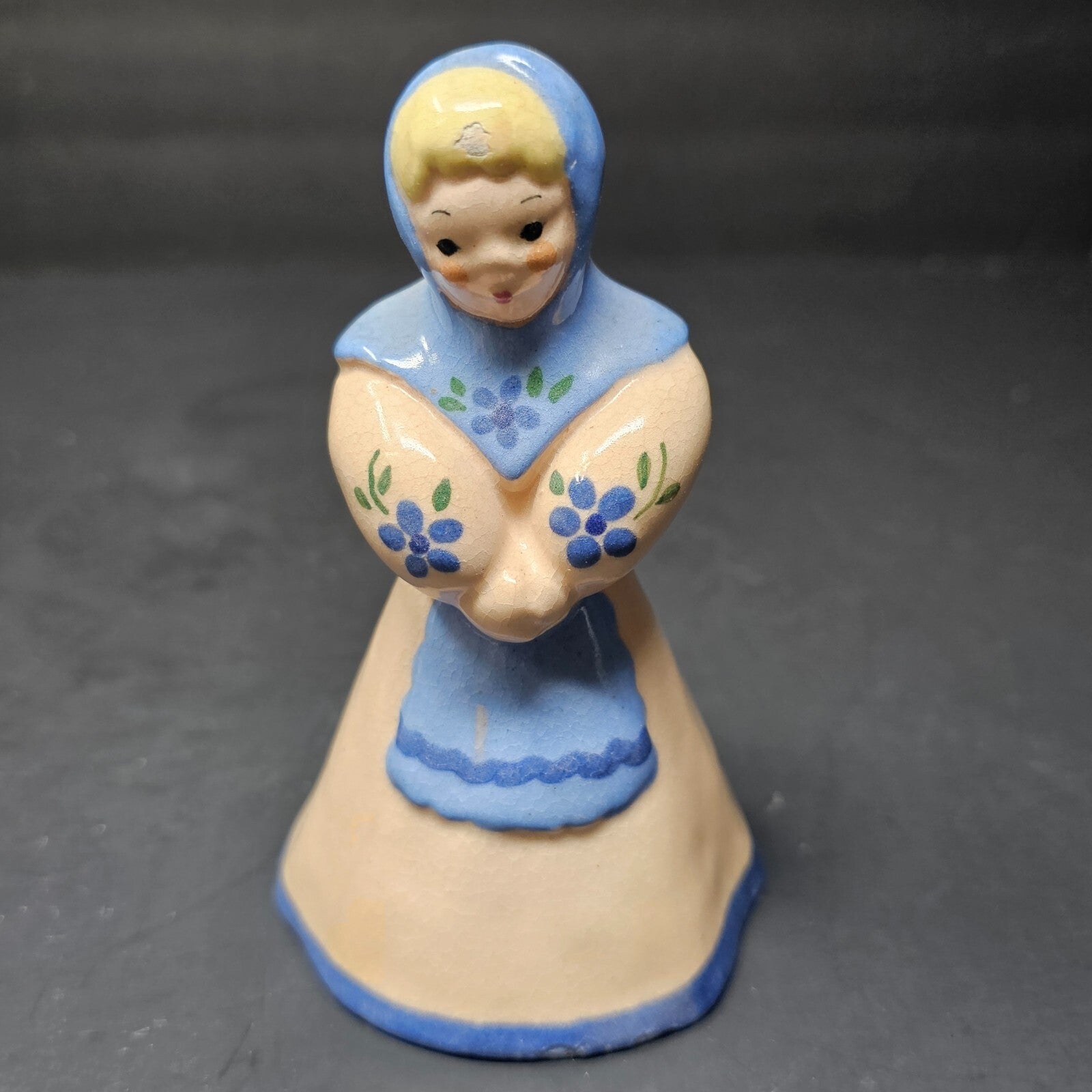 Kay Finch Prairie Girl Figurine Pink & Blue Flowers California Pottery (Damage)