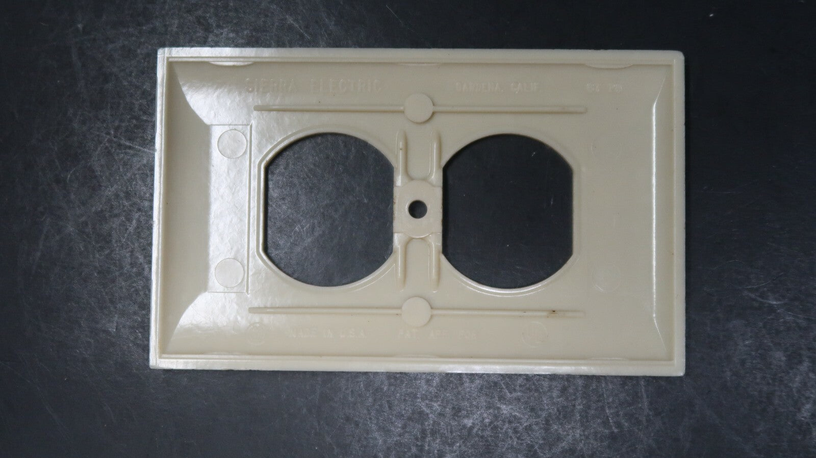 Sierra Electric Corp. Outlet Cover