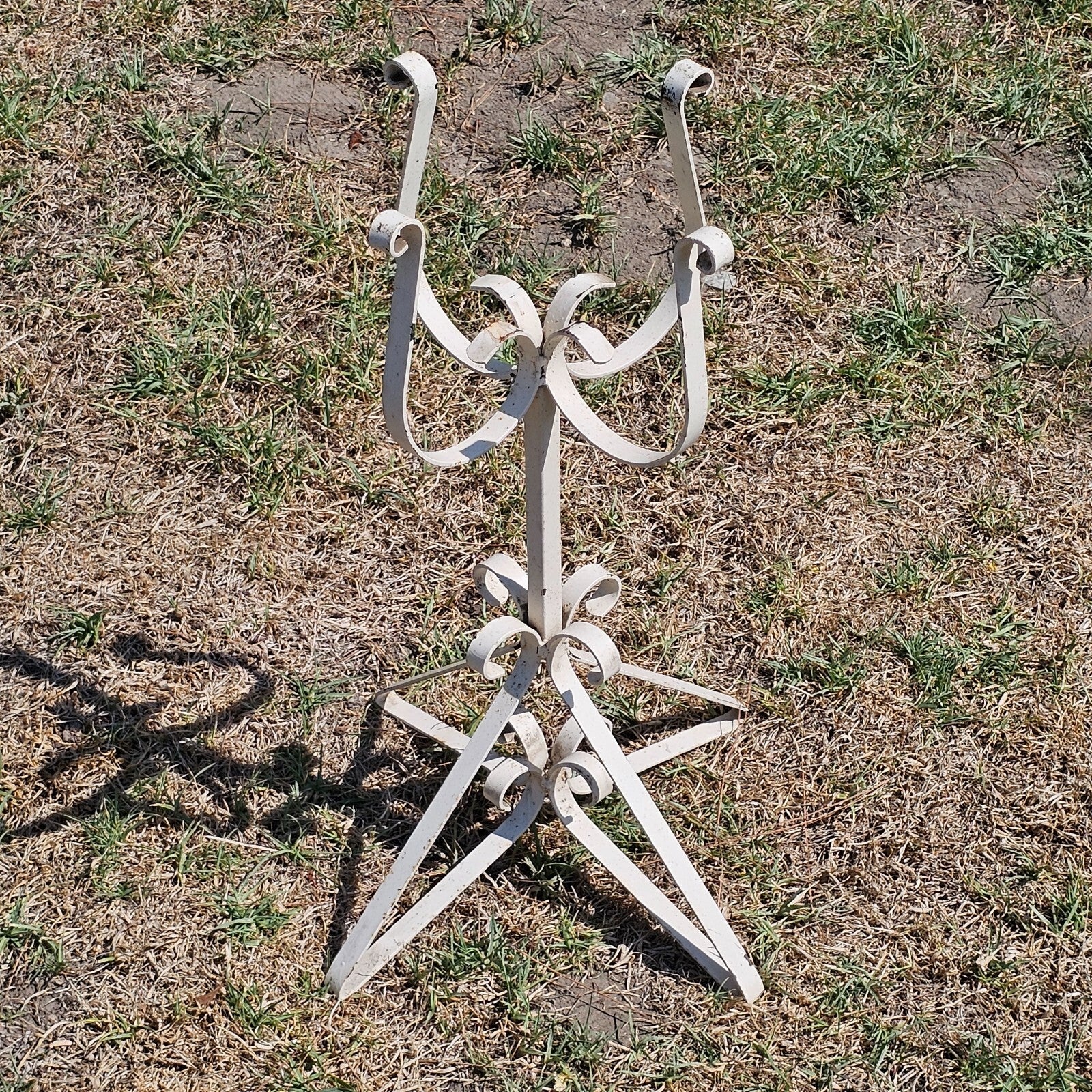 Rustic Metal White Flower Pot Stand 25.5"H Shabby Chic