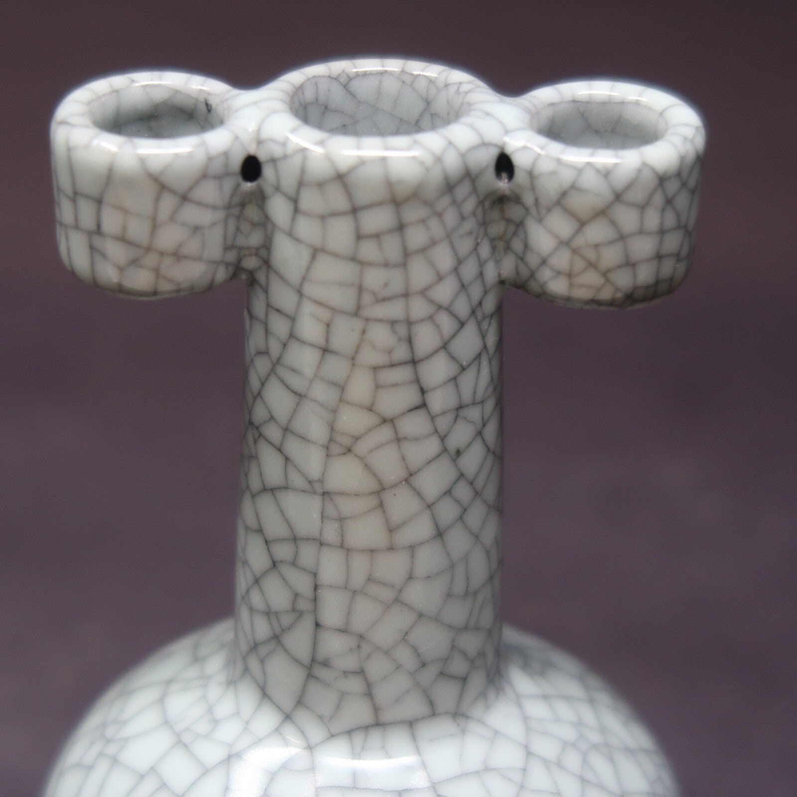 4.8" Chinese Porcelain Glazed Celadon Crackle Bottle Neck With Double Ears