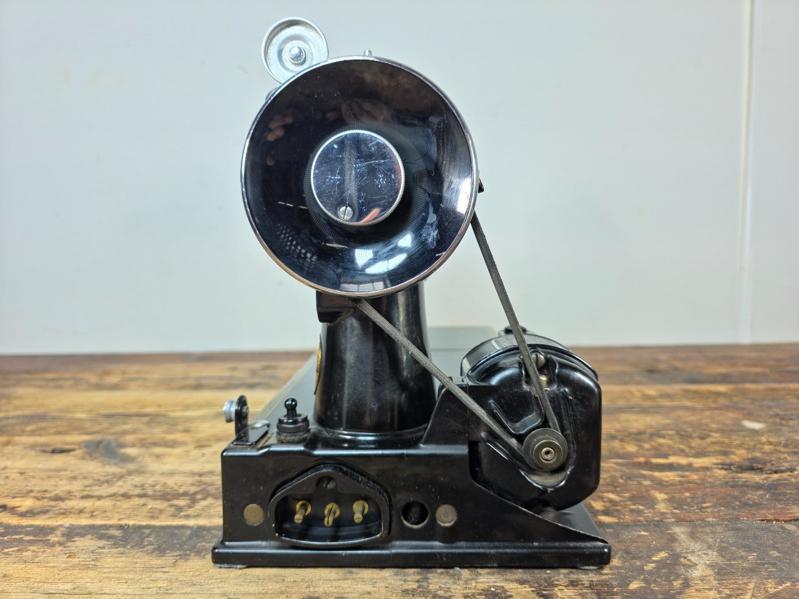 1937 Singer 221 Featherweight AE422265 – Early Scroll Faceplate — Motor Tested