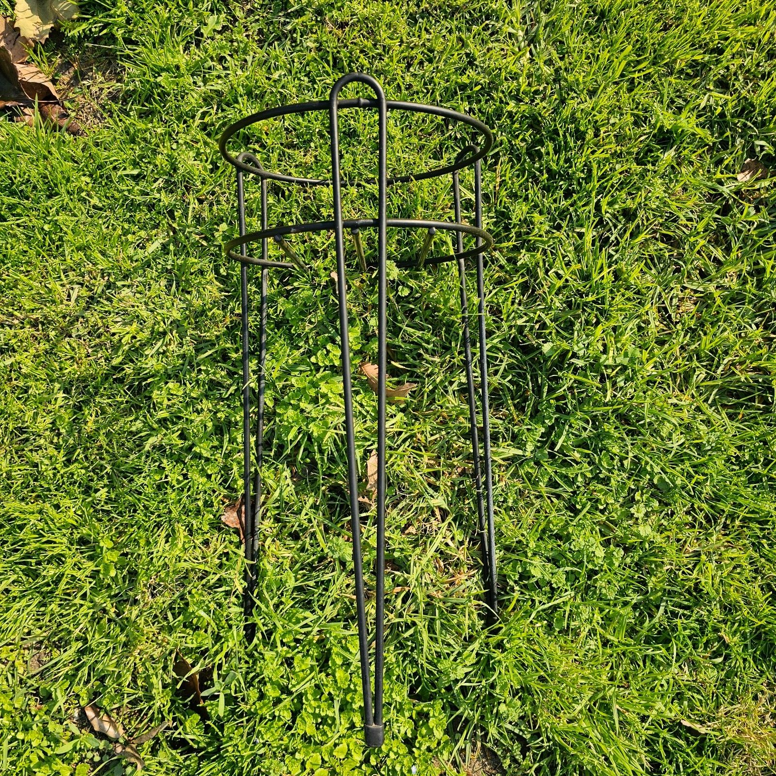 Black Metal Wire Plant Stand 21"H