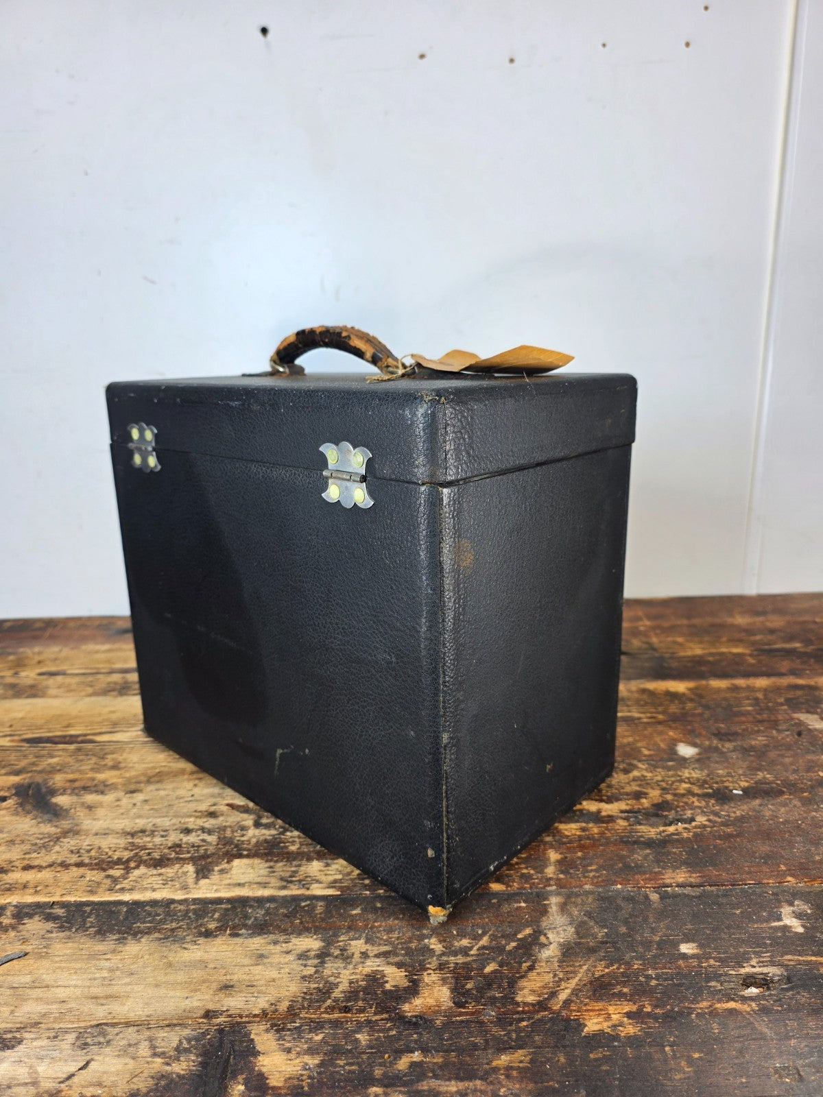 1937 Singer 221 Featherweight AE422265 – Early Scroll Faceplate — Motor Tested