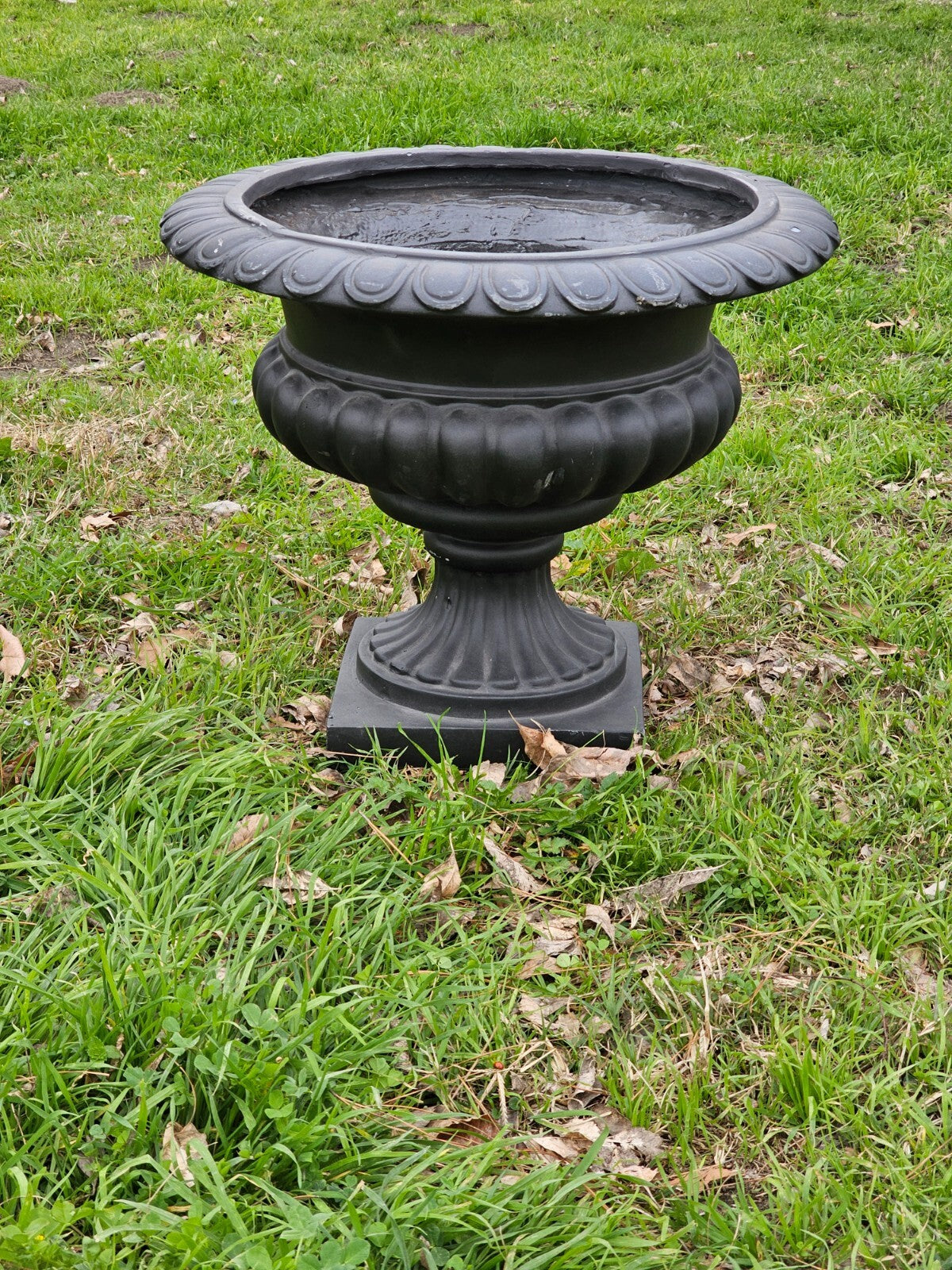 Fiber Clay Suffolk Urn Black Planter 22" Dia x 19" H