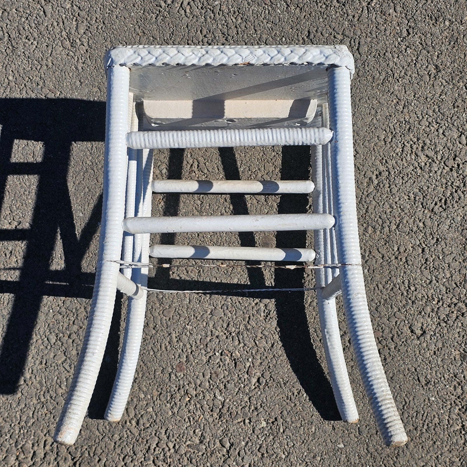 Petite Vintage White Wicker Side Table / Stool / Plant Stand 17.5"H