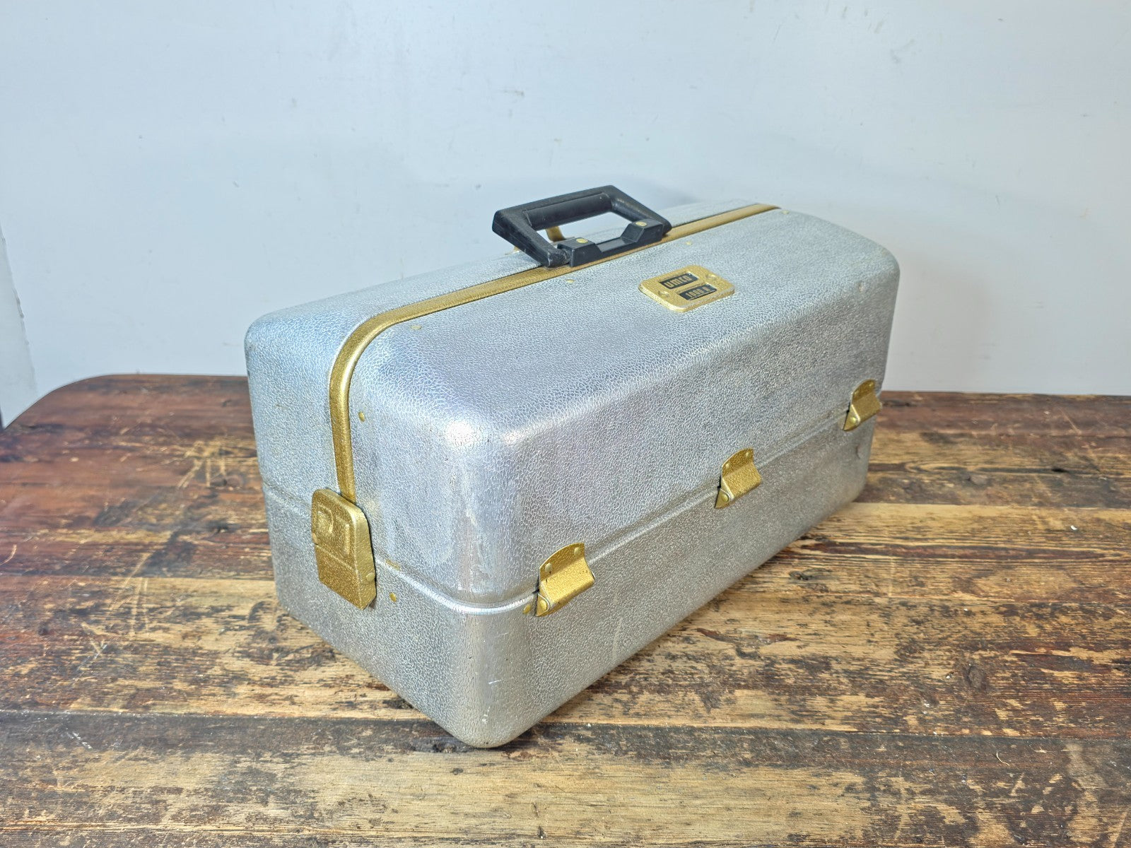 Vintage UMCO 1000A Aluminum Tackle Box 1960s 7-Tray Fishing Lure Case USA