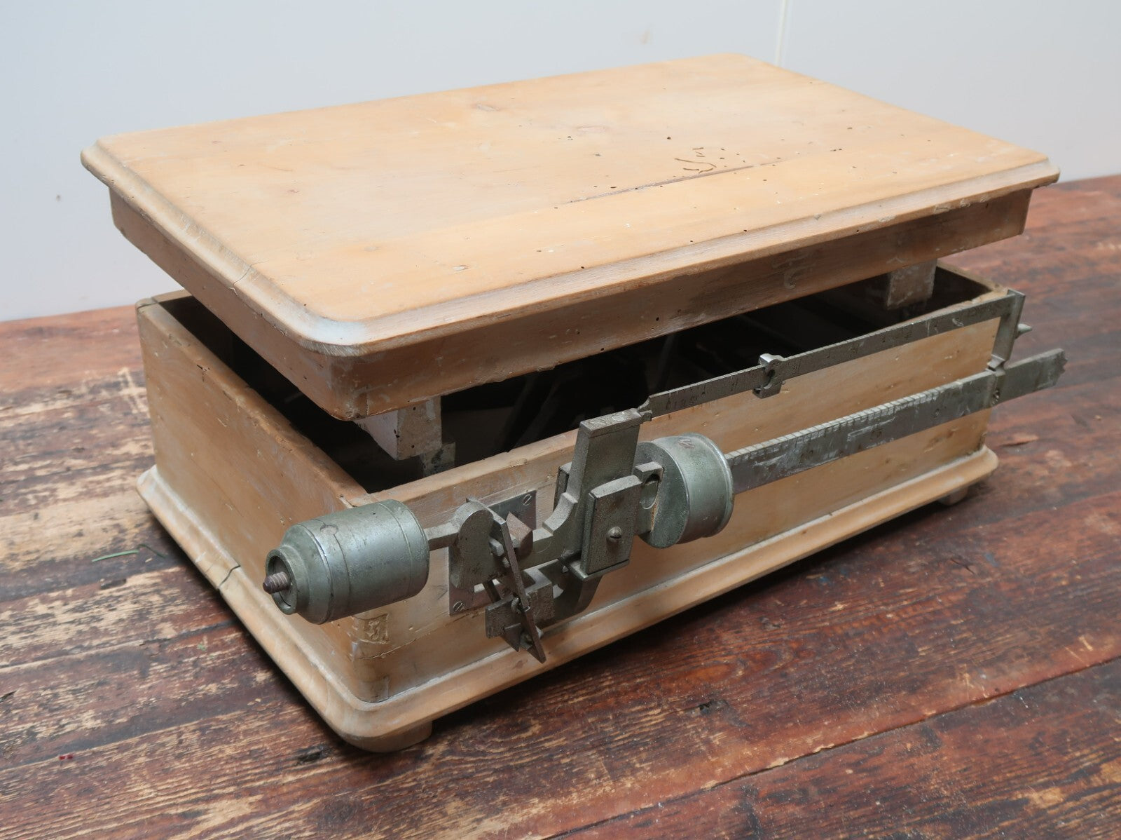 Antique P. VENTI CHILOG Scale Wood and Metal made In Italy
