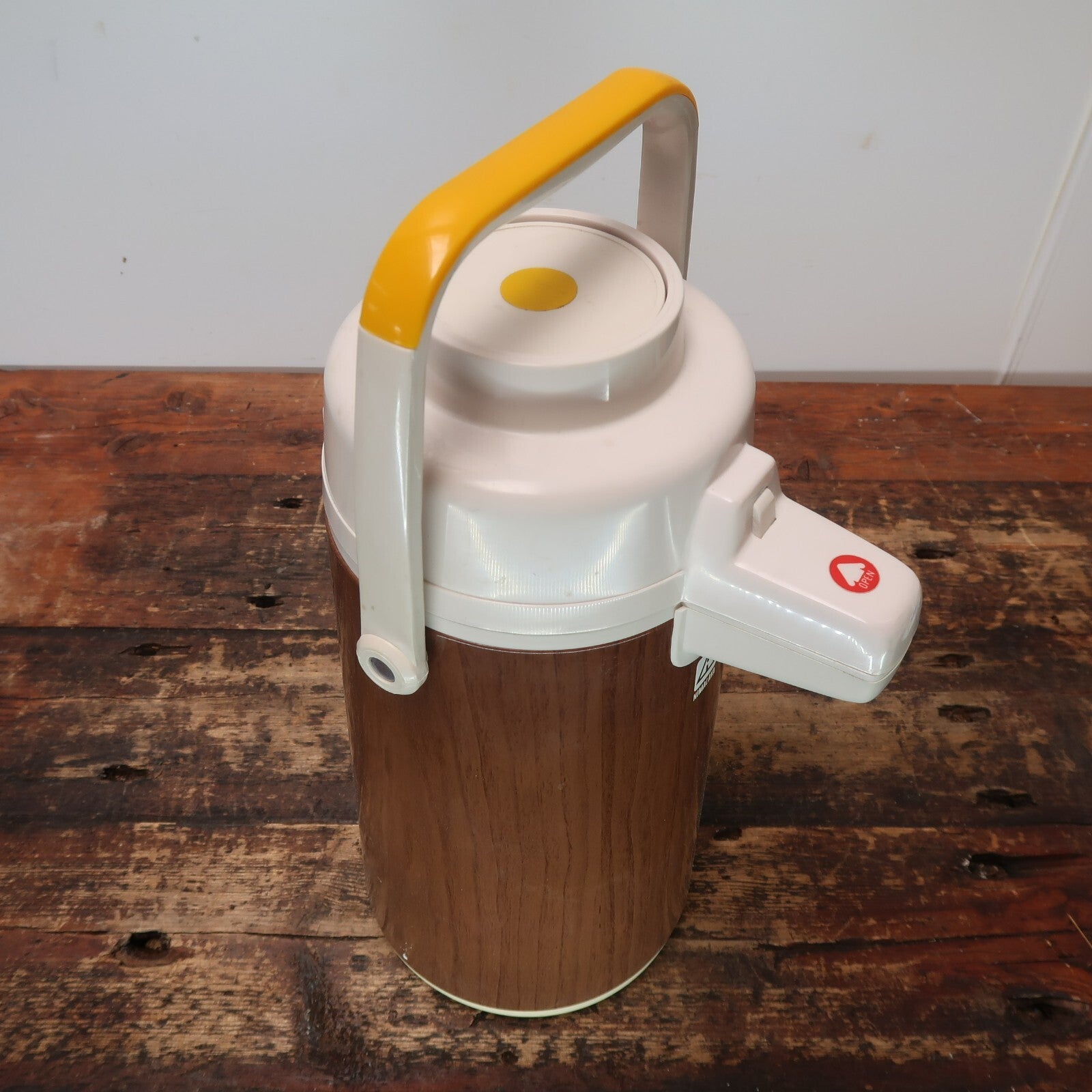 Vintage Air Pot Tea Coffee Dispenser Thermos Carafe Wood Tone 2 Quart Korea