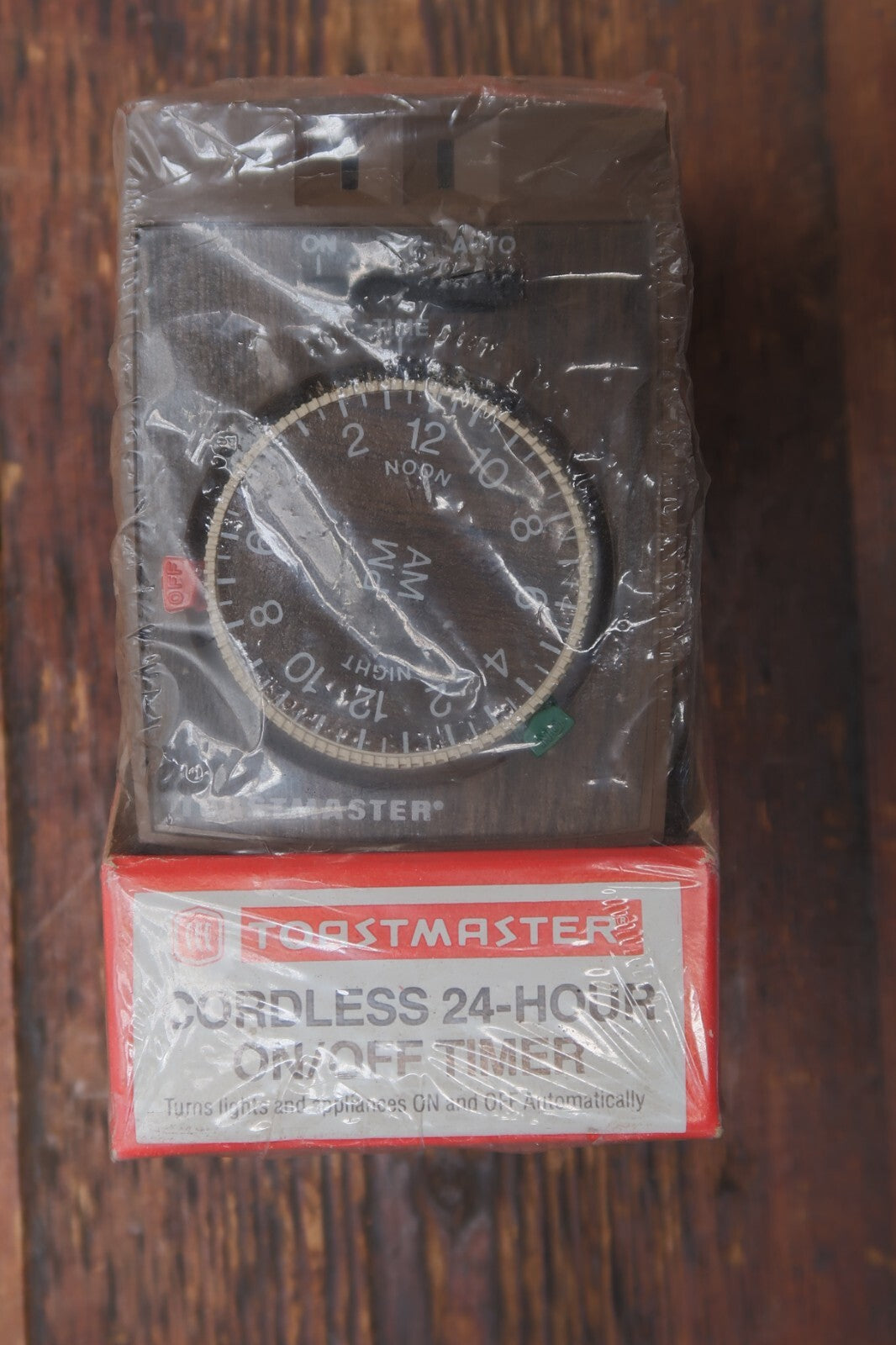 Vintage Toastmaster Automatic 24 Hour On / Off Timer Auto Model 630 Wood Grain