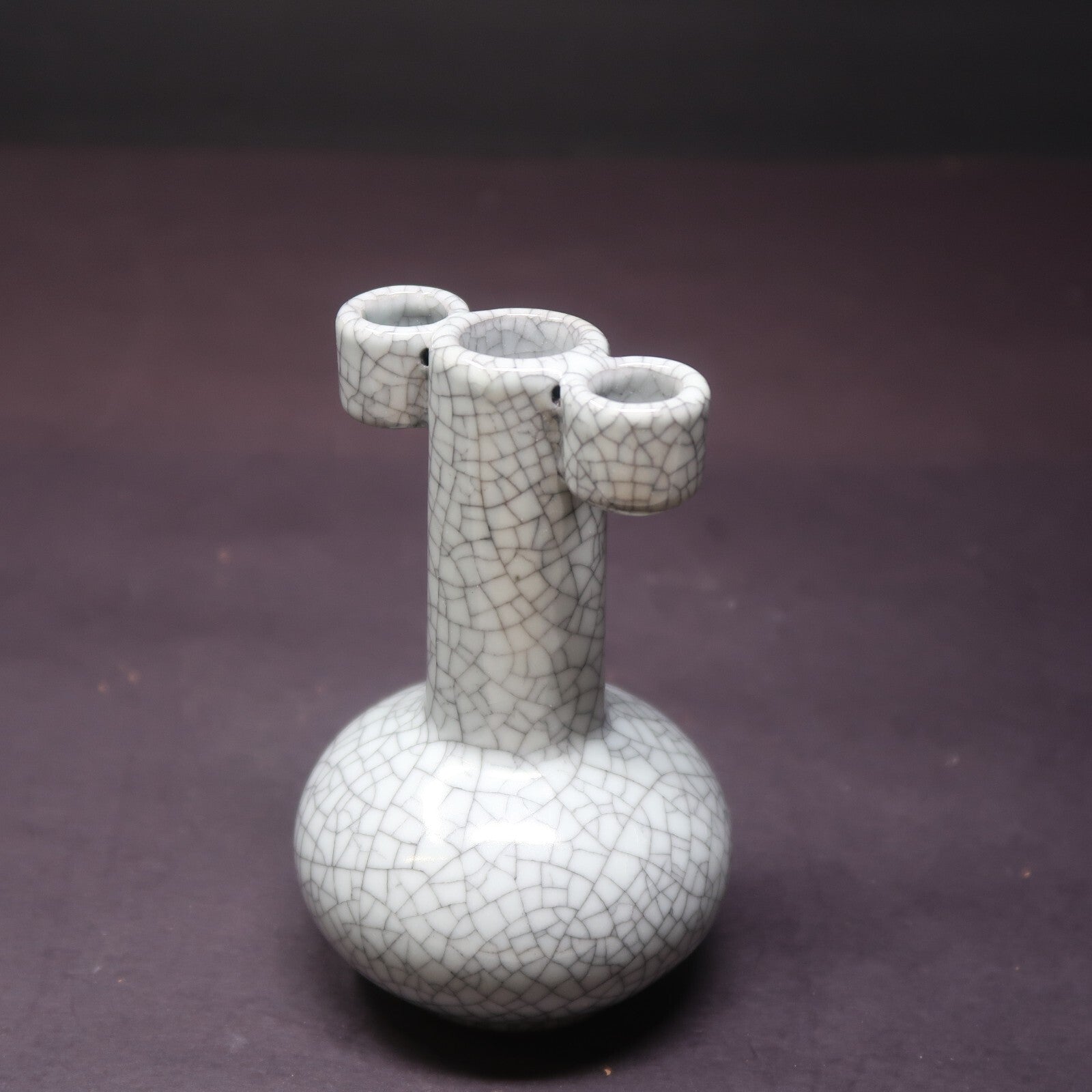 4.8" Chinese Porcelain Glazed Celadon Crackle Bottle Neck With Double Ears