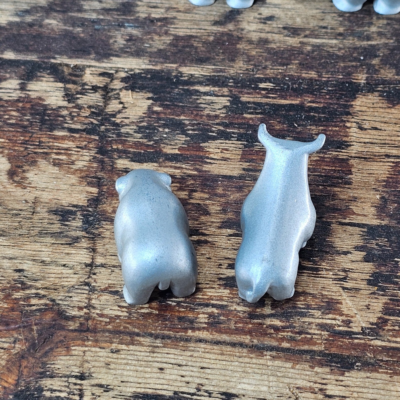 Game Pieces Only Zinc Alloy 11 Bears and 11 Bulls Figurines