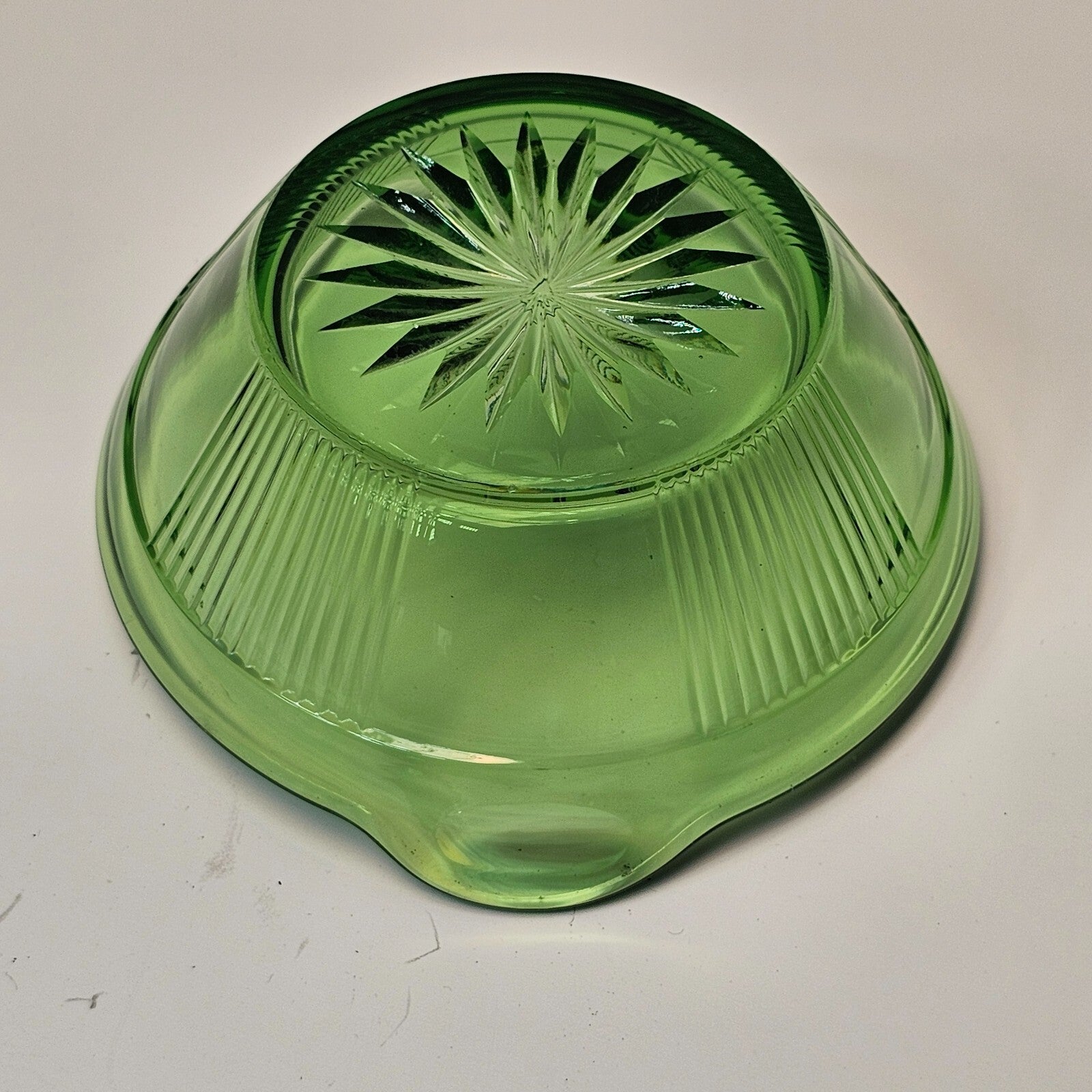 Heisey Pleat & Panel Moongleam Handled Nut Bowl