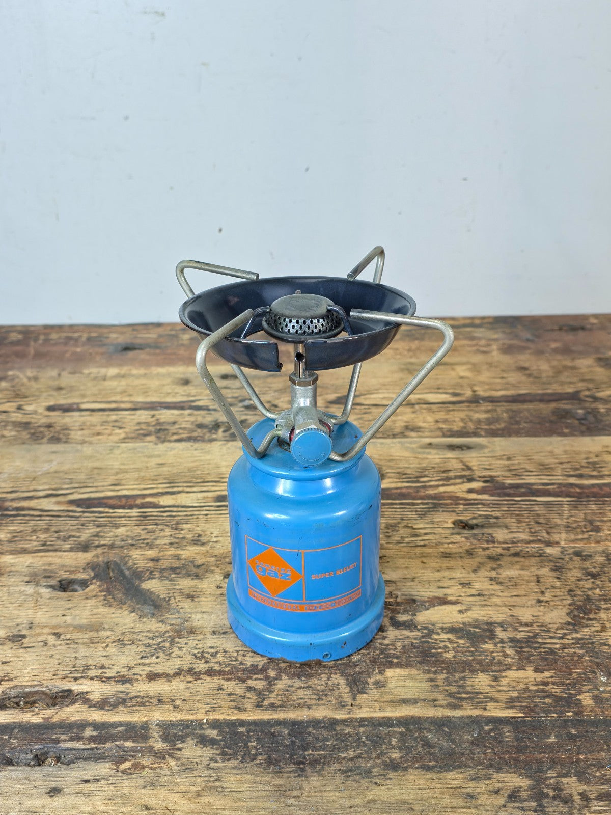 Vintage Camping Gaz “Super Bleuet” Portable Gas Stove – 1970s–80s, France