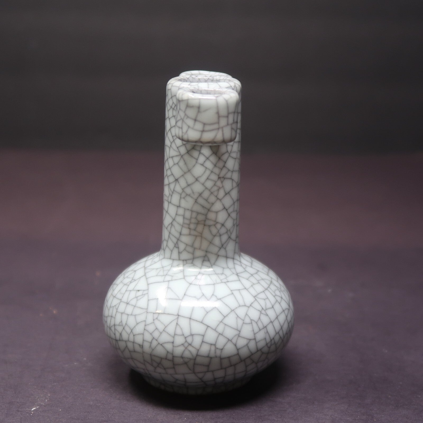 4.8" Chinese Porcelain Glazed Celadon Crackle Bottle Neck With Double Ears