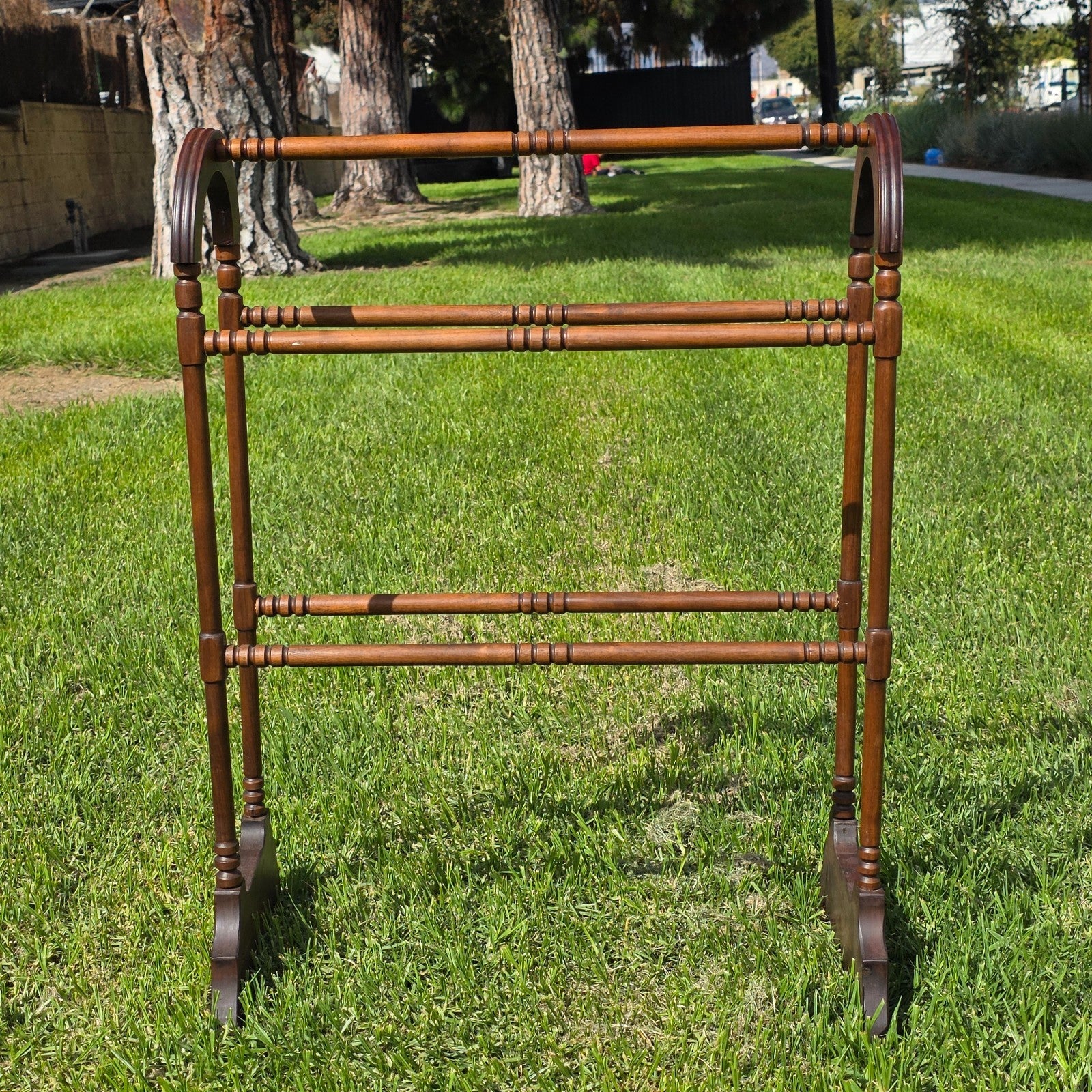 Vintage Wooden Quilt Rack / Blanket Stand – Early American Style