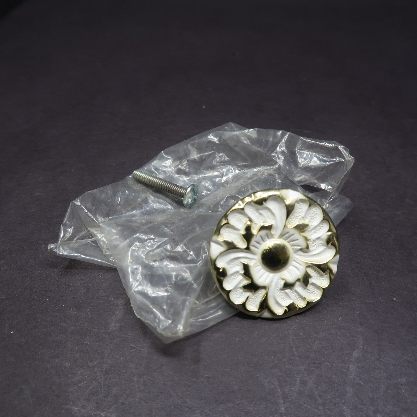 J.B. Jaybee Floral Cabinet Knob Gold & White NOS