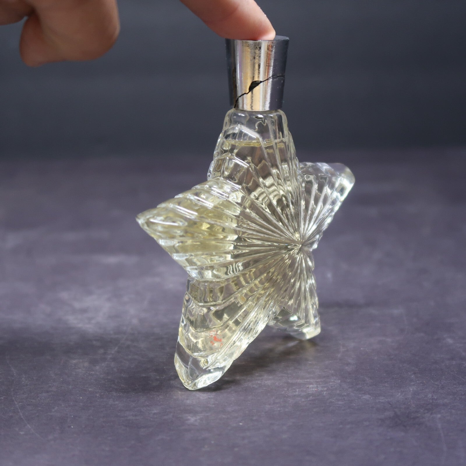 Avon Imari Star Decanter Eau De Cologne 1.7 fl. oz. (The Cap Is Broken)