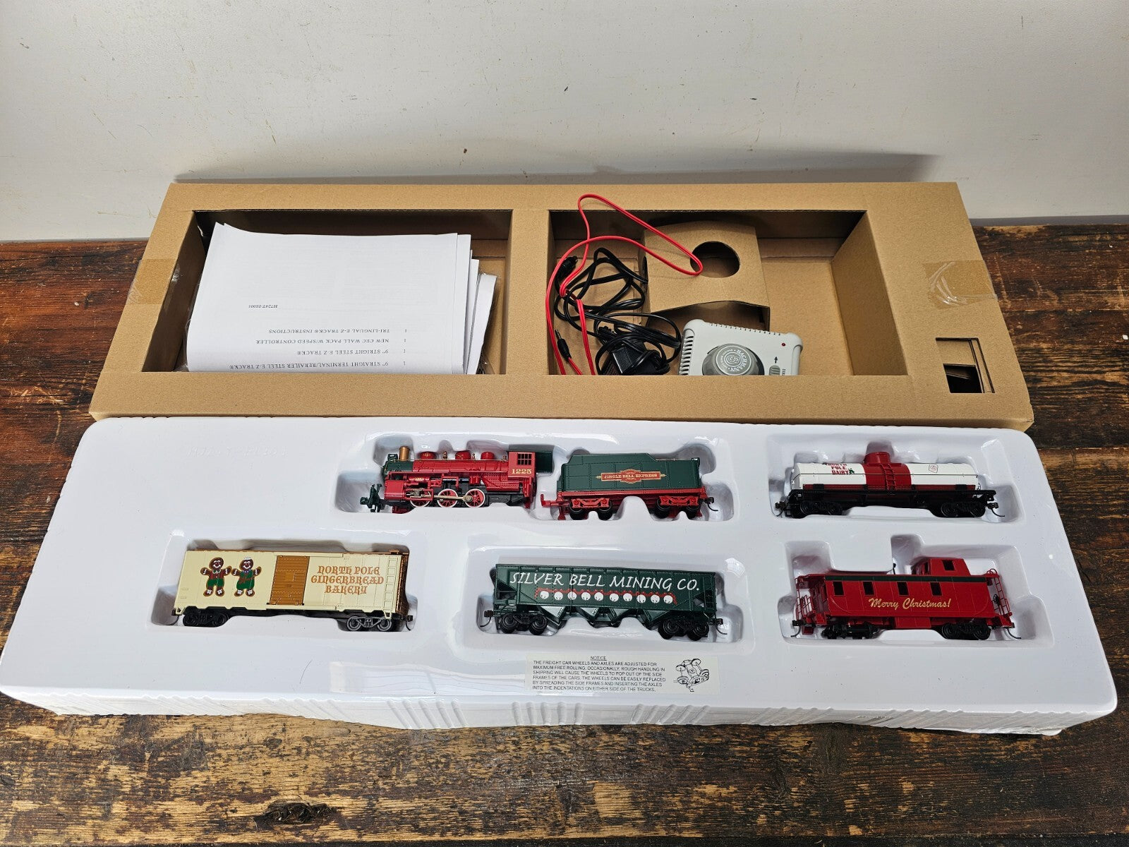 BACHMANN TRAINS HO Jingle Bell Christmas Express Train Set  + Many Extras!
