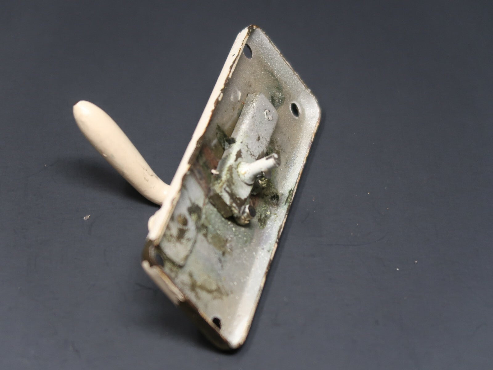 Antique Window Sash Lock Latch Hardware Lever With Lock Shabby Chic White (A)