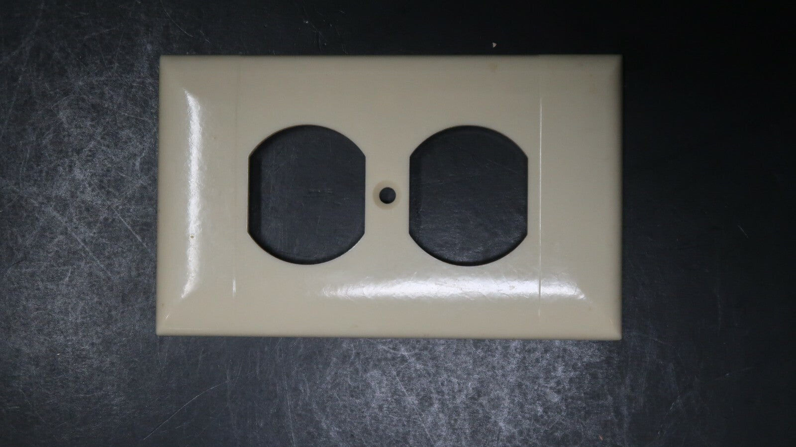 Sierra Electric Corp. Outlet Cover