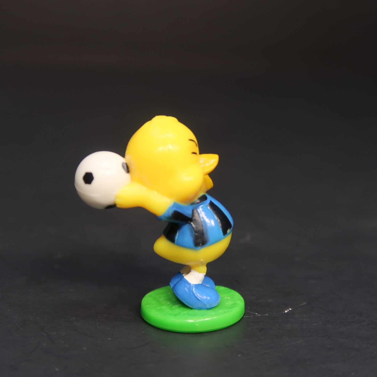 Lot of 10 Soccer Players Mini figures 1.5" to 1.75" each