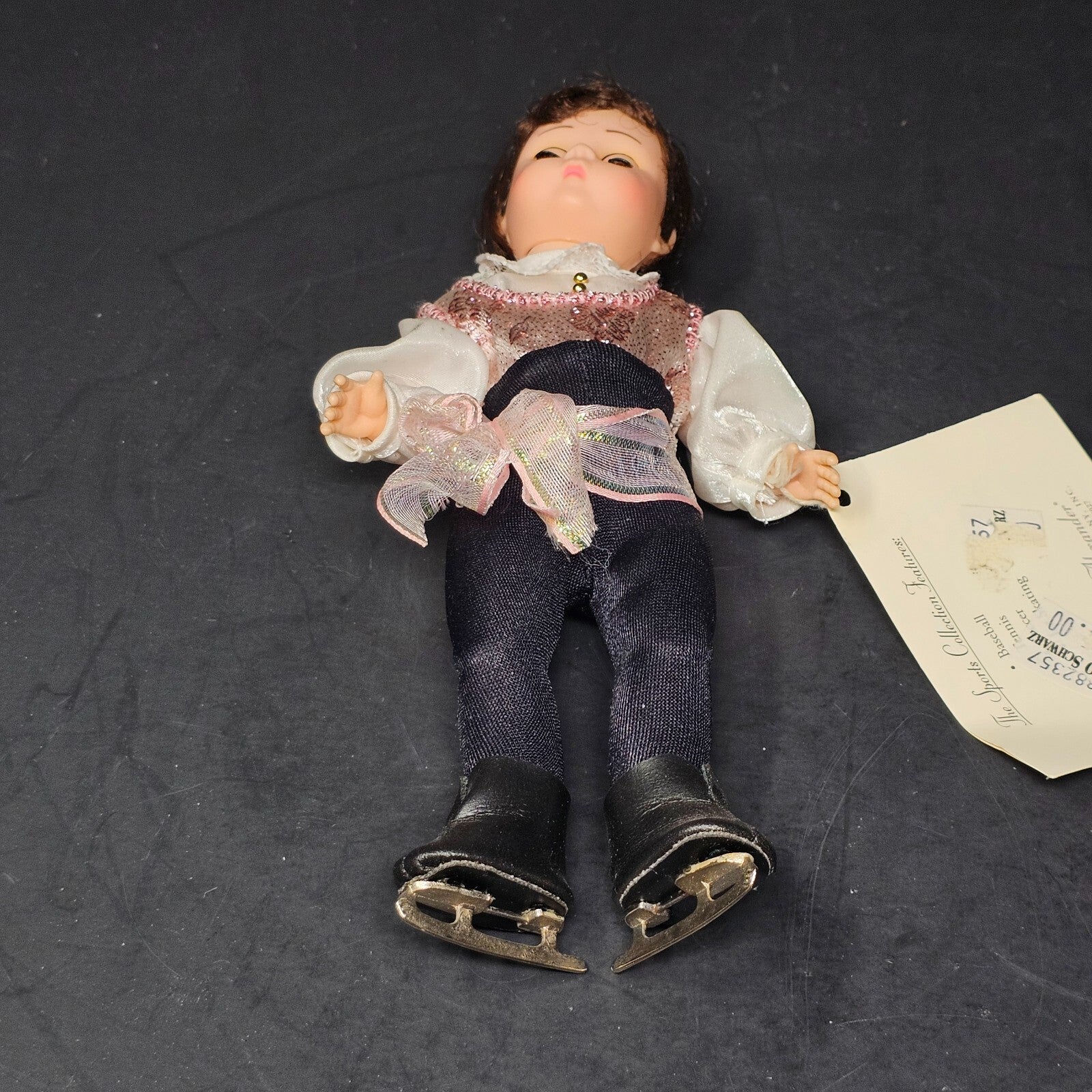 Madame Alexander Ice Skating Boy 8" The Sports Collection 90's