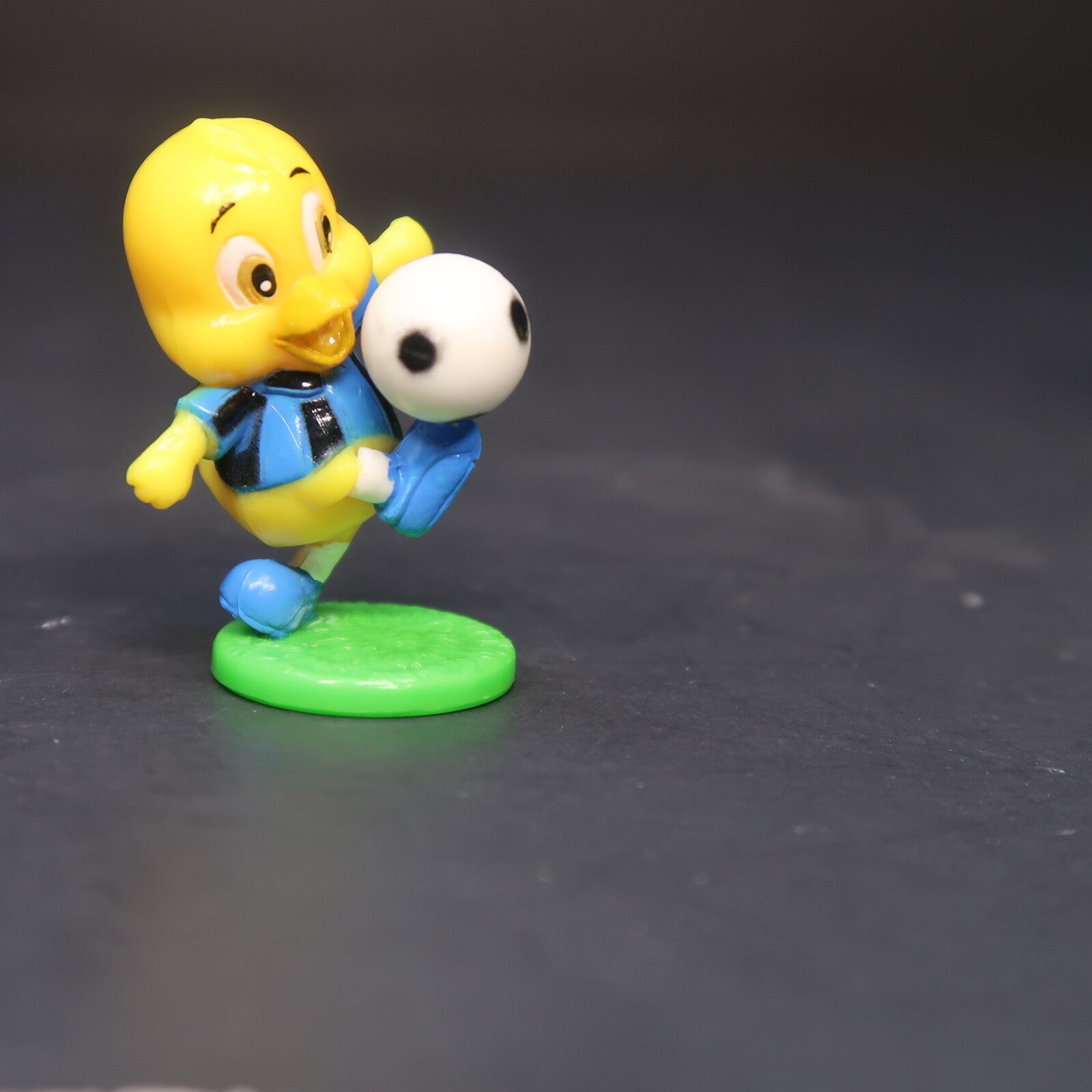 Lot of 10 Soccer Players Mini figures 1.5" to 1.75" each