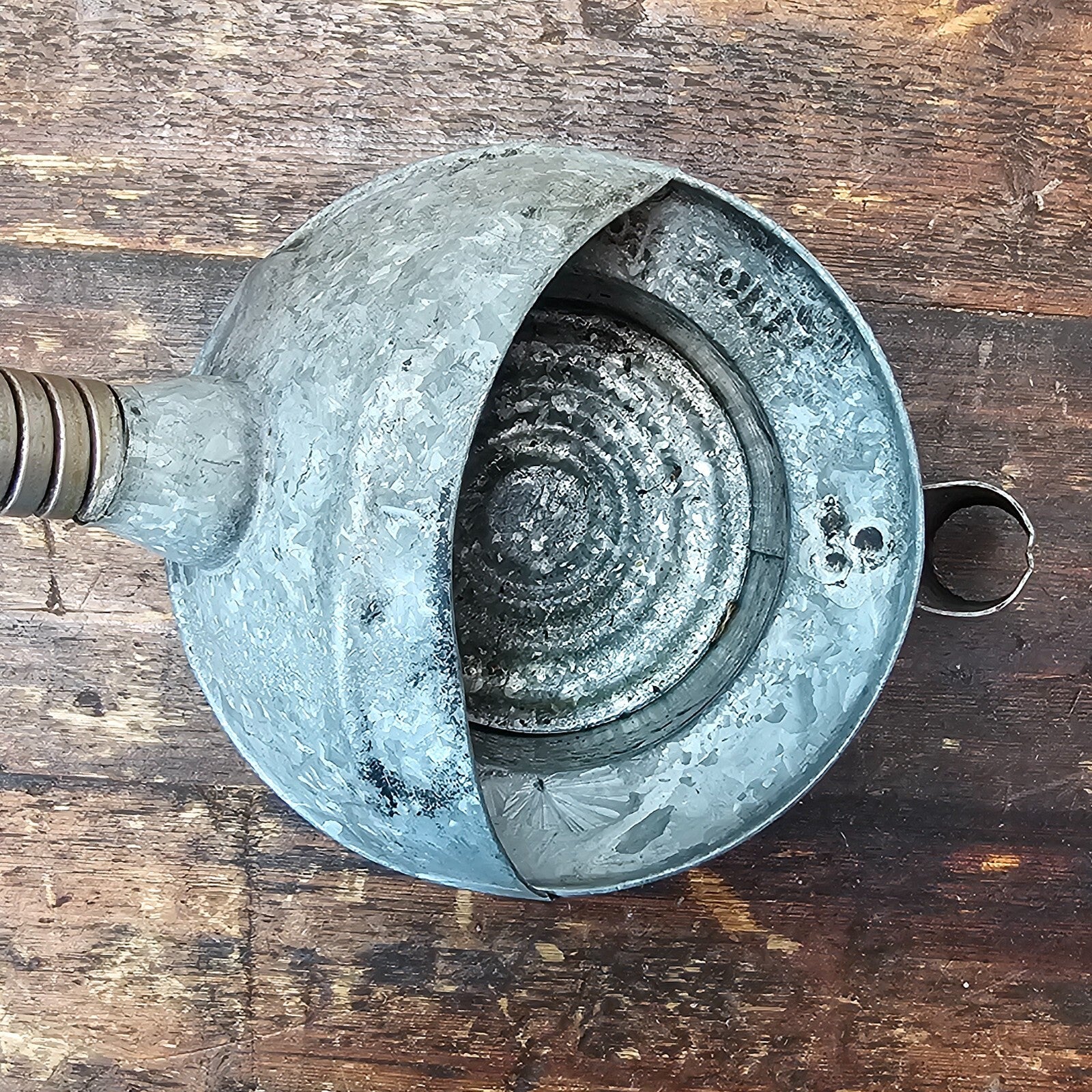 Vintage Lawson Cinti One Quart Galvanized Oil Can Long Flexible Spout