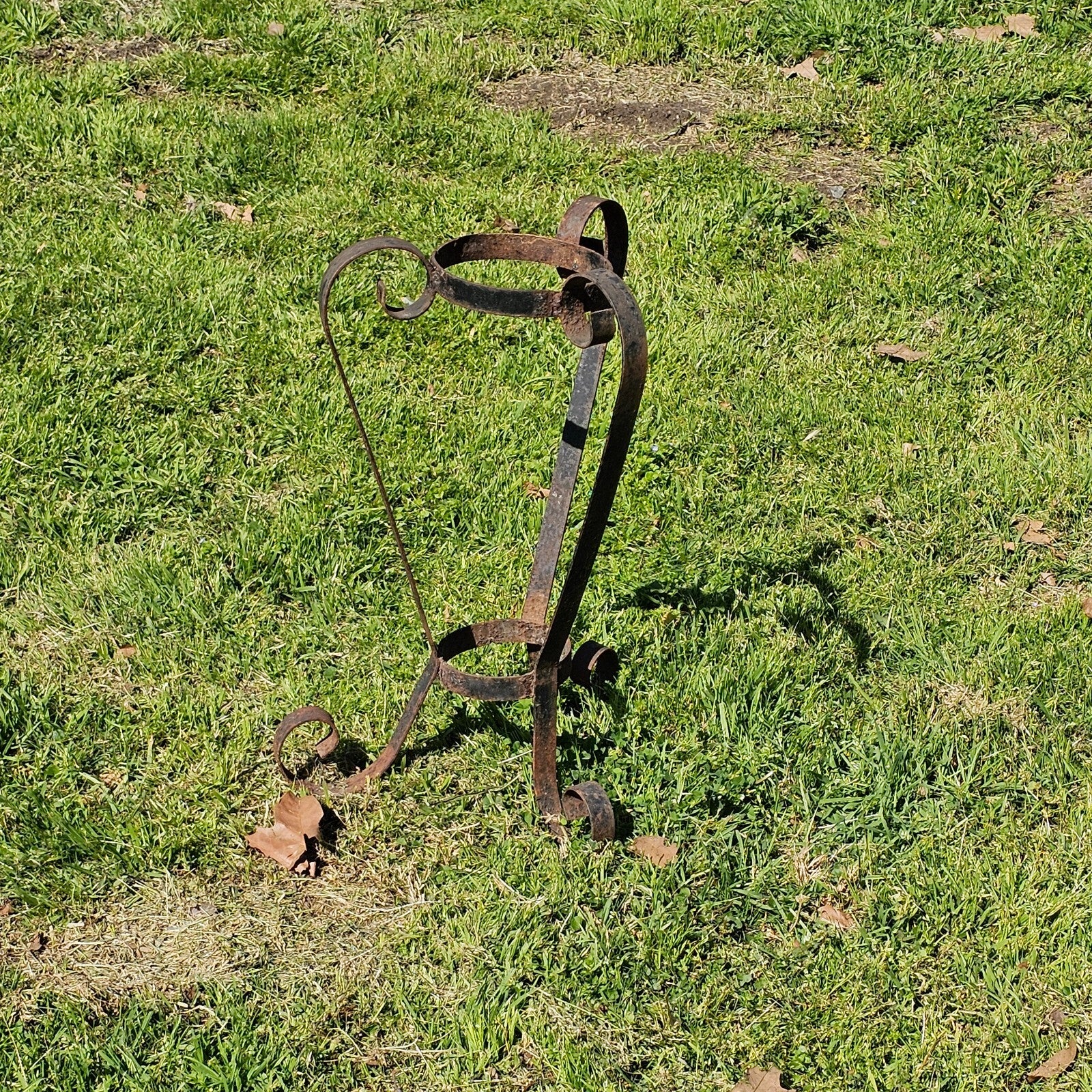 Rusty Scrolled Metal Plant Stand 23"H