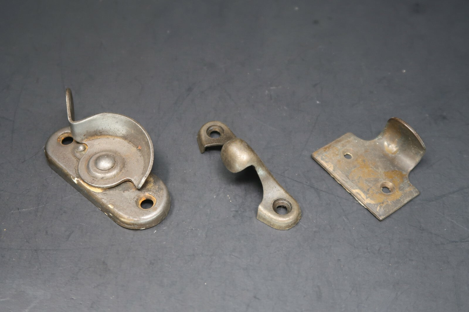 Vintage Window Latch Sash Lock With Lifter (M)