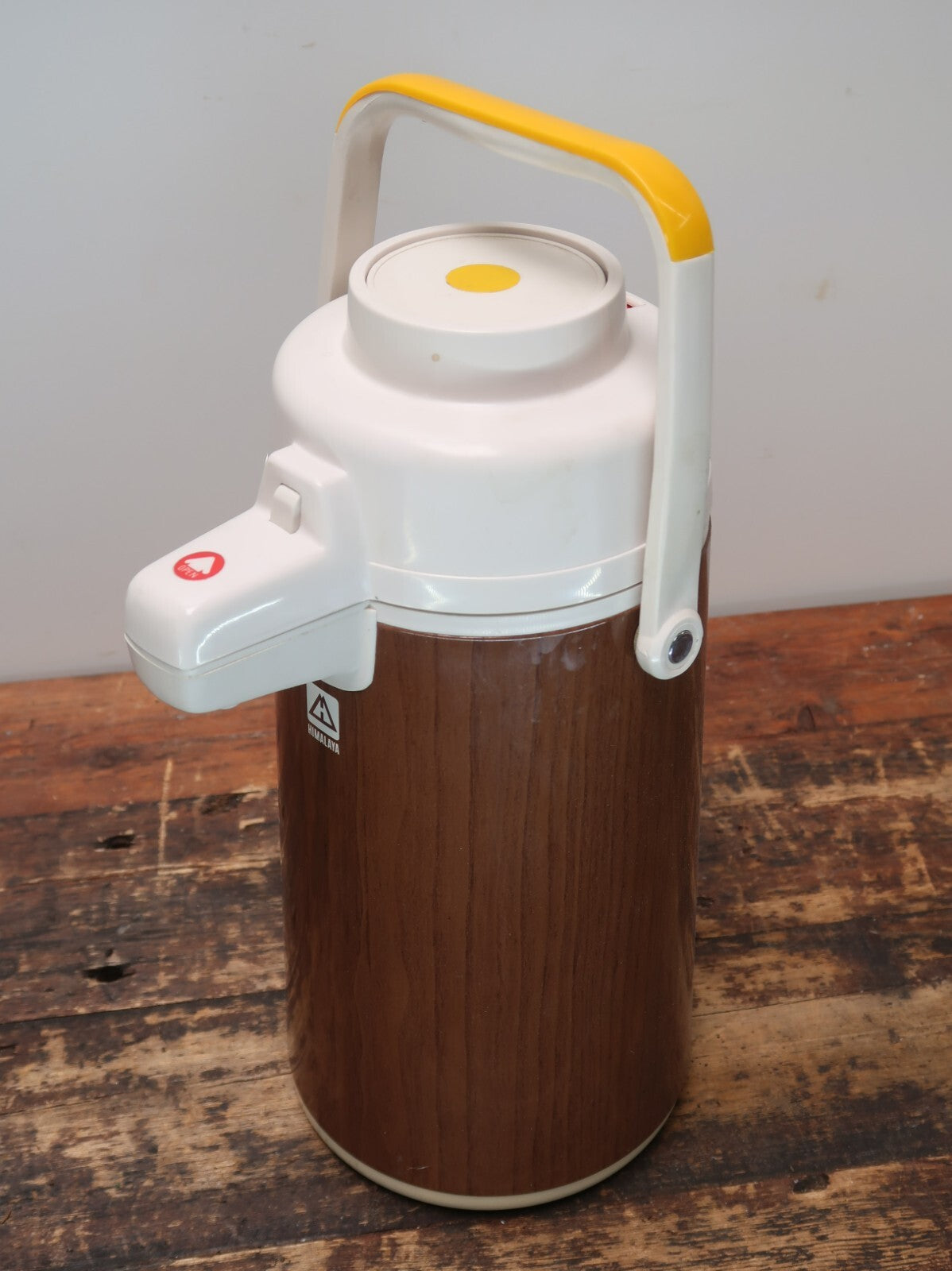 Vintage Air Pot Tea Coffee Dispenser Thermos Carafe Wood Tone 2 Quart Korea