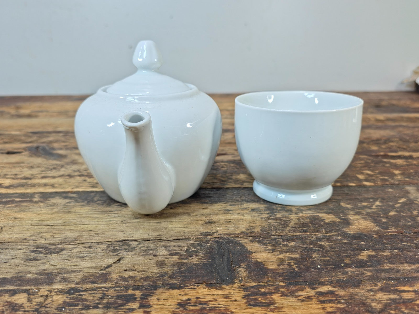 BIA Cordon Bleu White Porcelain Teapot and Cup Set (2-Piece)