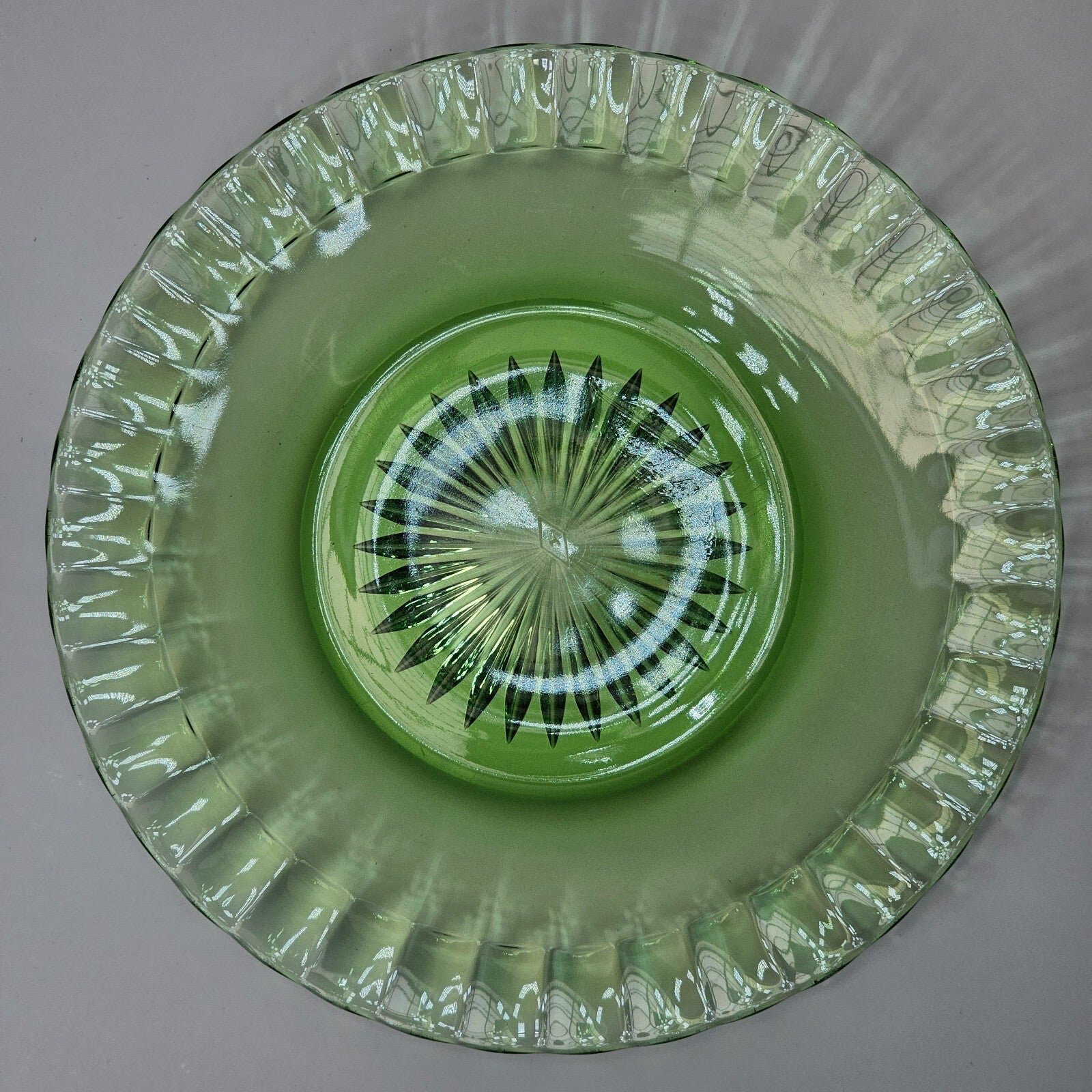Heisey 7 1/2" Salad Plate Fluted Border Green Moongleam
