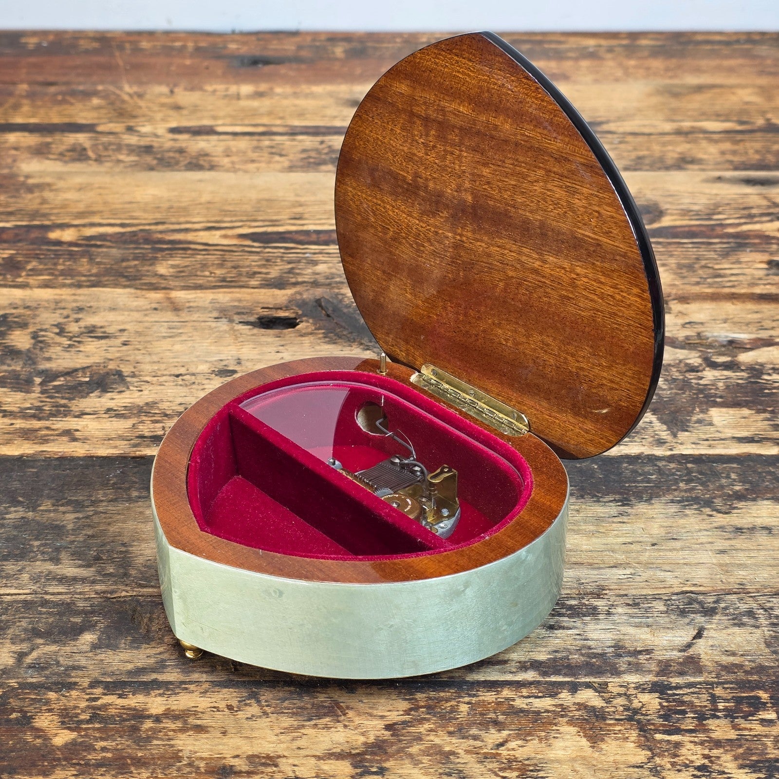 Reuge Inlaid Heart-Shaped Music Box – Sorrento Specialties / Made in Italy