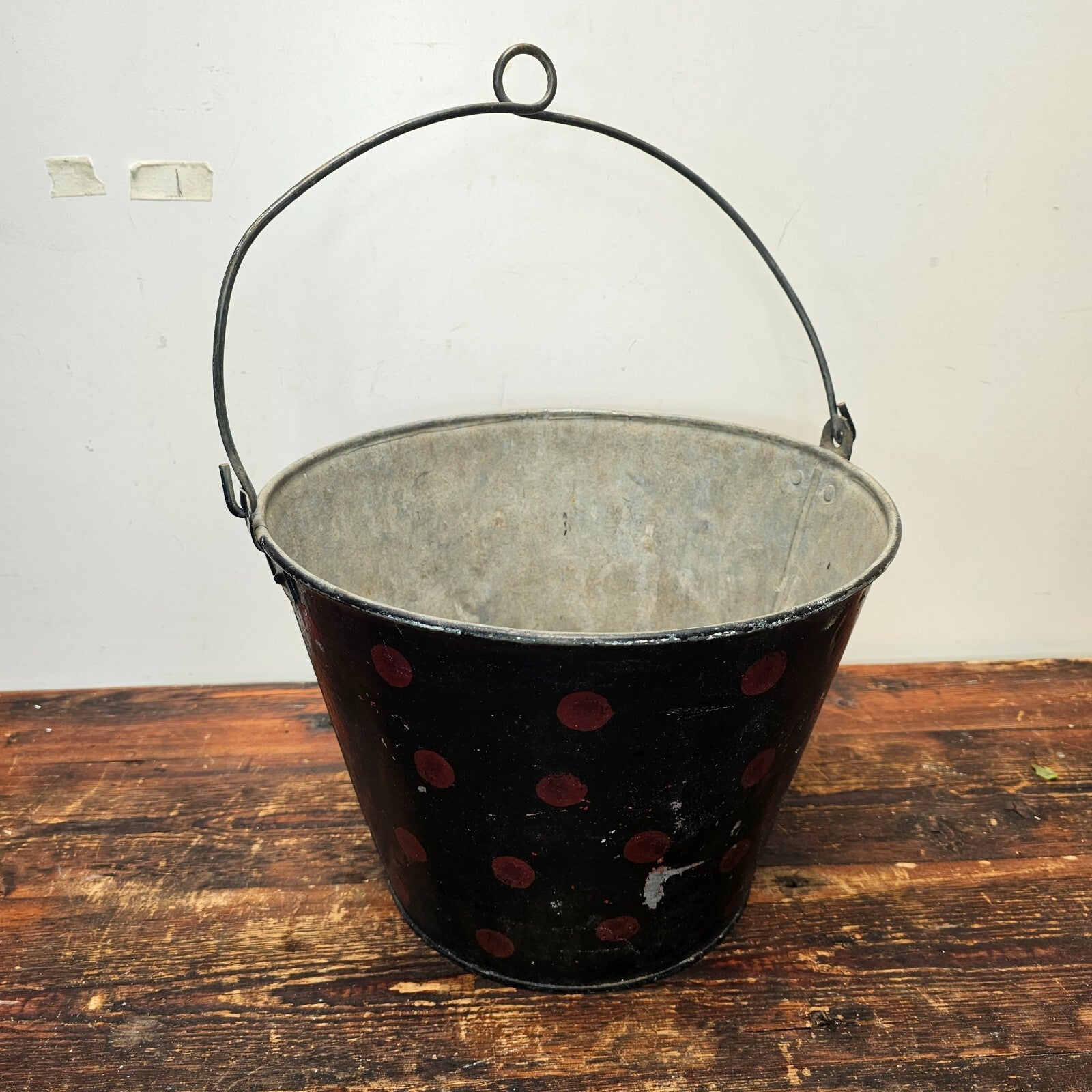 Black & Red Dots Painted Bucket Galvanized Steel Watering Bucket