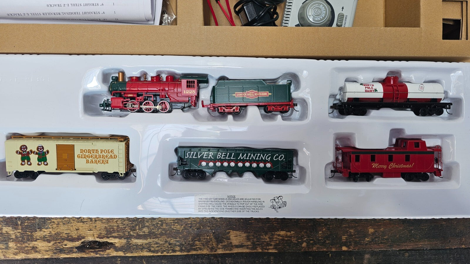 BACHMANN TRAINS HO Jingle Bell Christmas Express Train Set  + Many Extras!