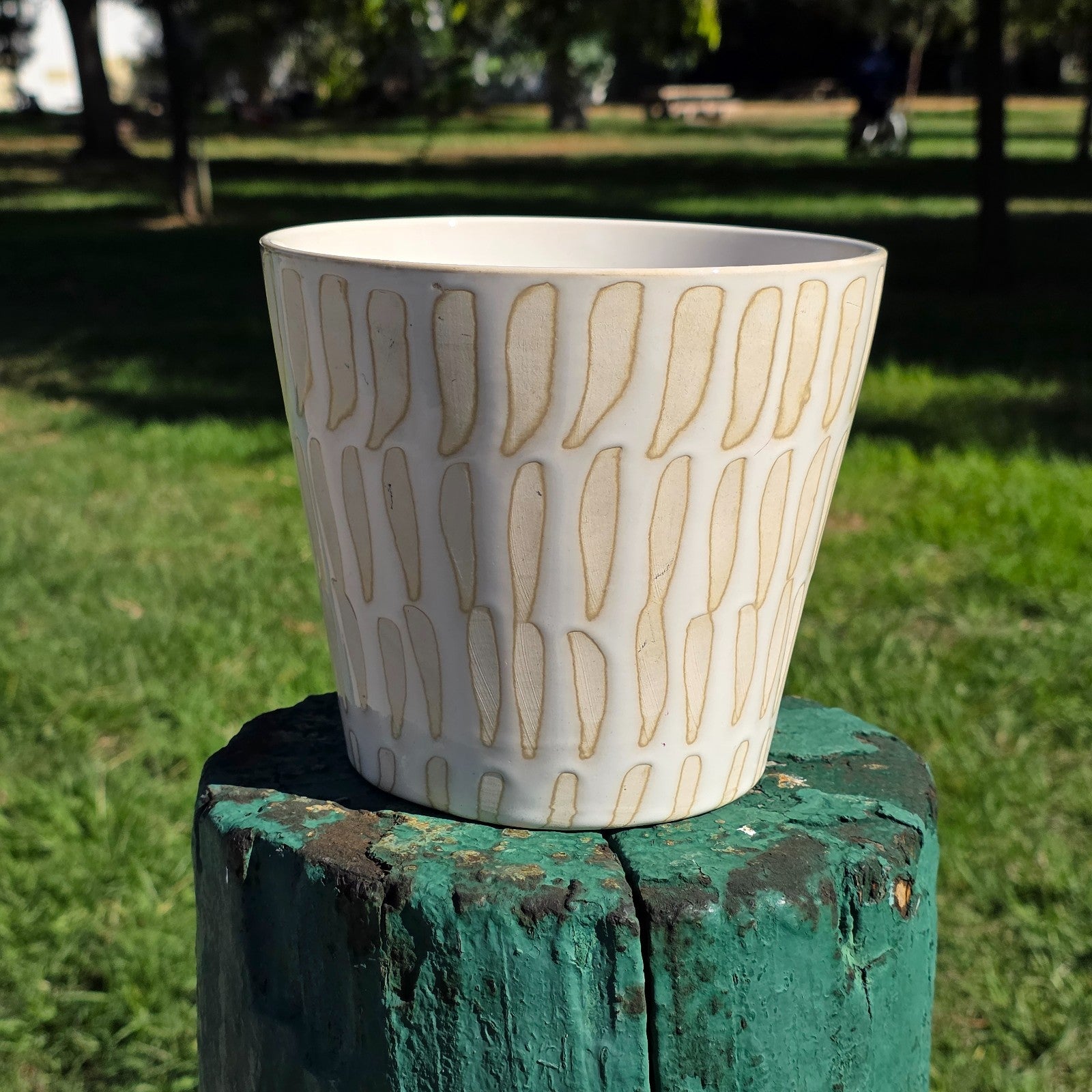 Modern Ceramic Planter with Carved Pattern, 7-Inch Pot